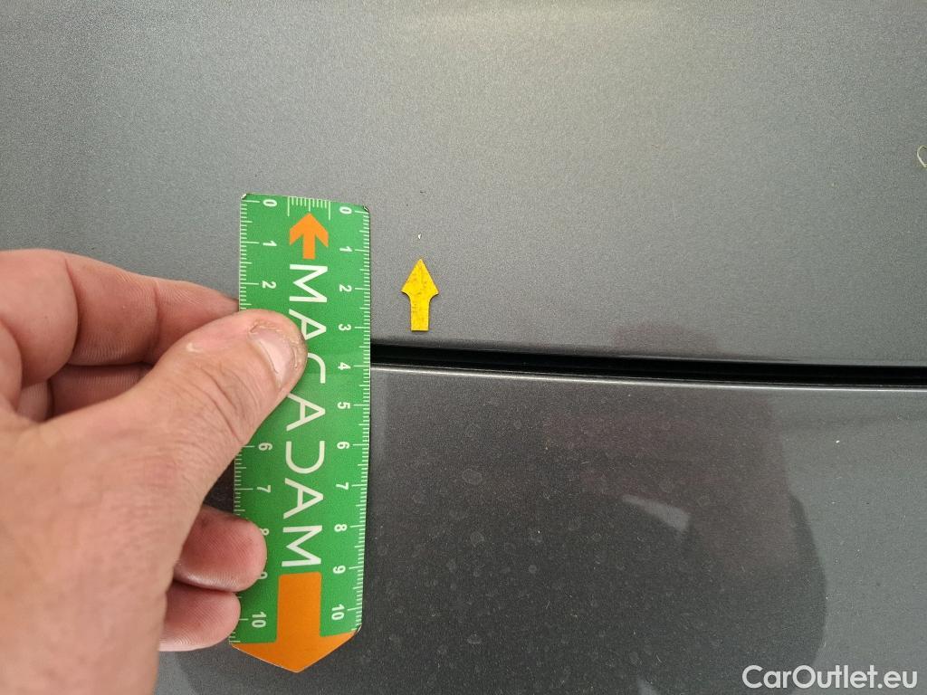  Mercedes  A-Klasse MERCEDES-BENZ Classe A Compact / 2018 / 5P / Berline A 180 AMG Line #25