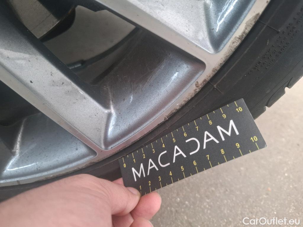  Mercedes  A-Klasse MERCEDES-BENZ Classe A Berline / 2018 / 4P / Berline A 250 e AMG Line 8G-DCT #21