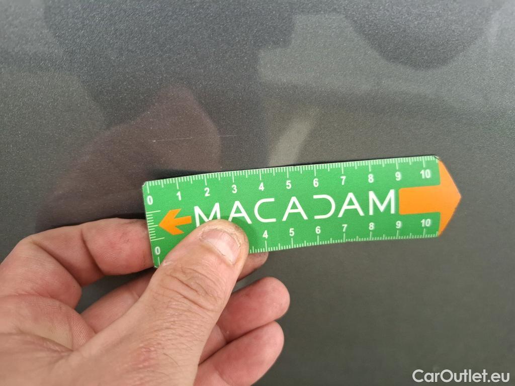  Mercedes  A-Klasse MERCEDES-BENZ Classe A Compact / 2018 / 5P / Berline A 180 AMG Line #28