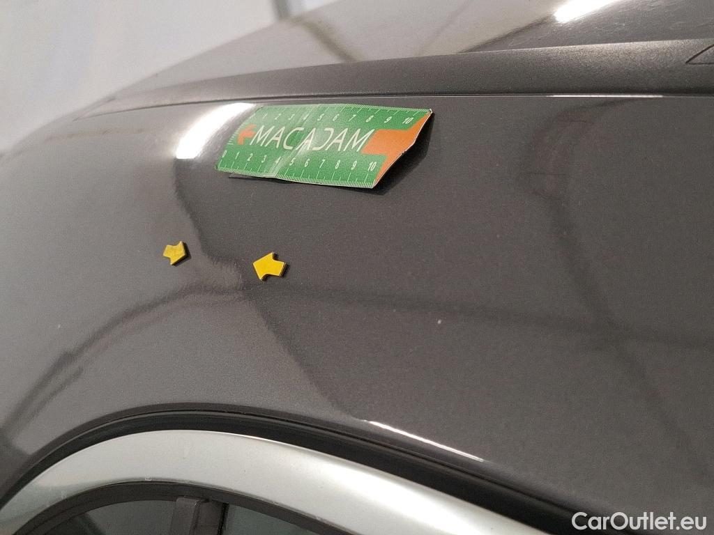  Mercedes  A-Klasse MERCEDES-BENZ Classe A Compact / 2018 / 5P / Berline A 180 AMG Line #12