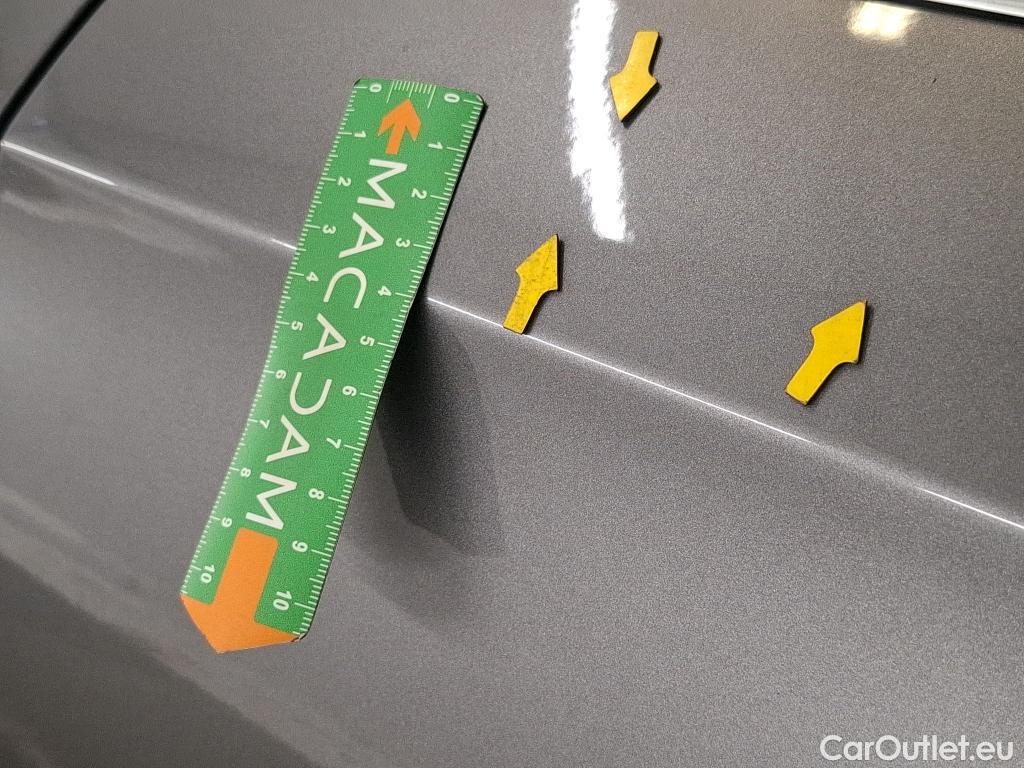  Mercedes  A-Klasse MERCEDES-BENZ Classe A Compact / 2018 / 5P / Berline A 180 AMG Line #20