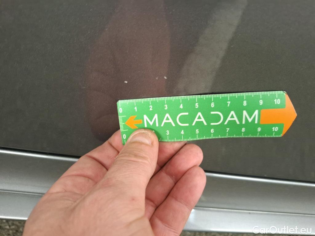  Mercedes  A-Klasse MERCEDES-BENZ Classe A Compact / 2018 / 5P / Berline A 180 AMG Line #30