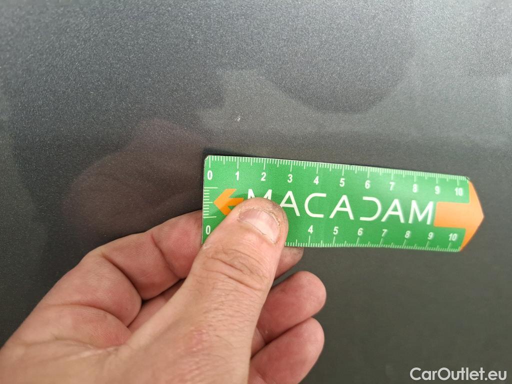  Mercedes  A-Klasse MERCEDES-BENZ Classe A Compact / 2018 / 5P / Berline A 180 AMG Line #29