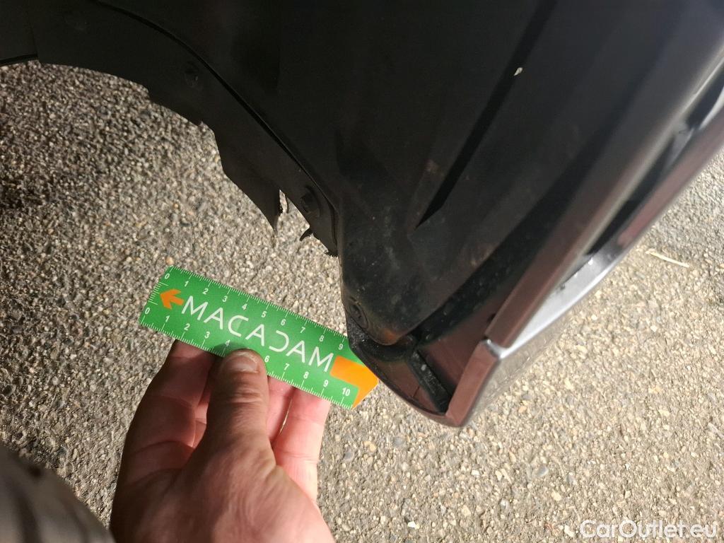  Mercedes  A-Klasse MERCEDES-BENZ Classe A Compact / 2018 / 5P / Berline A 180 AMG Line #14