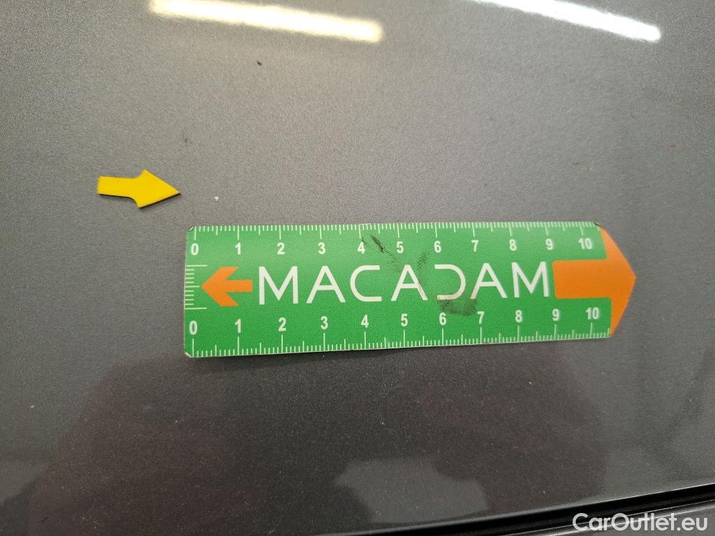  Mercedes  A-Klasse MERCEDES-BENZ Classe A Compact / 2018 / 5P / Berline A 180 AMG Line #23