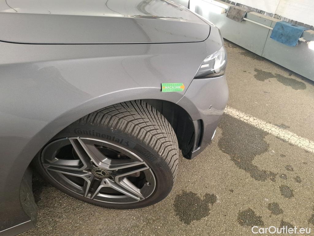  Mercedes  A-Klasse MERCEDES-BENZ Classe A Compact / 2018 / 5P / Berline A 180 AMG Line #13