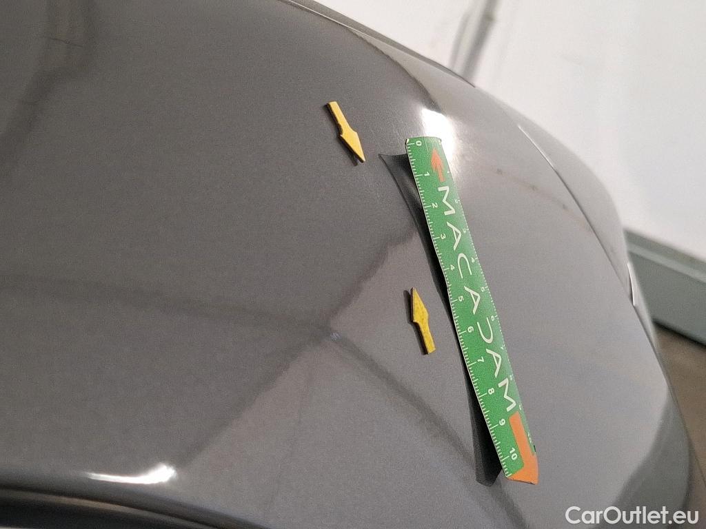  Mercedes  A-Klasse MERCEDES-BENZ Classe A Compact / 2018 / 5P / Berline A 180 AMG Line #9