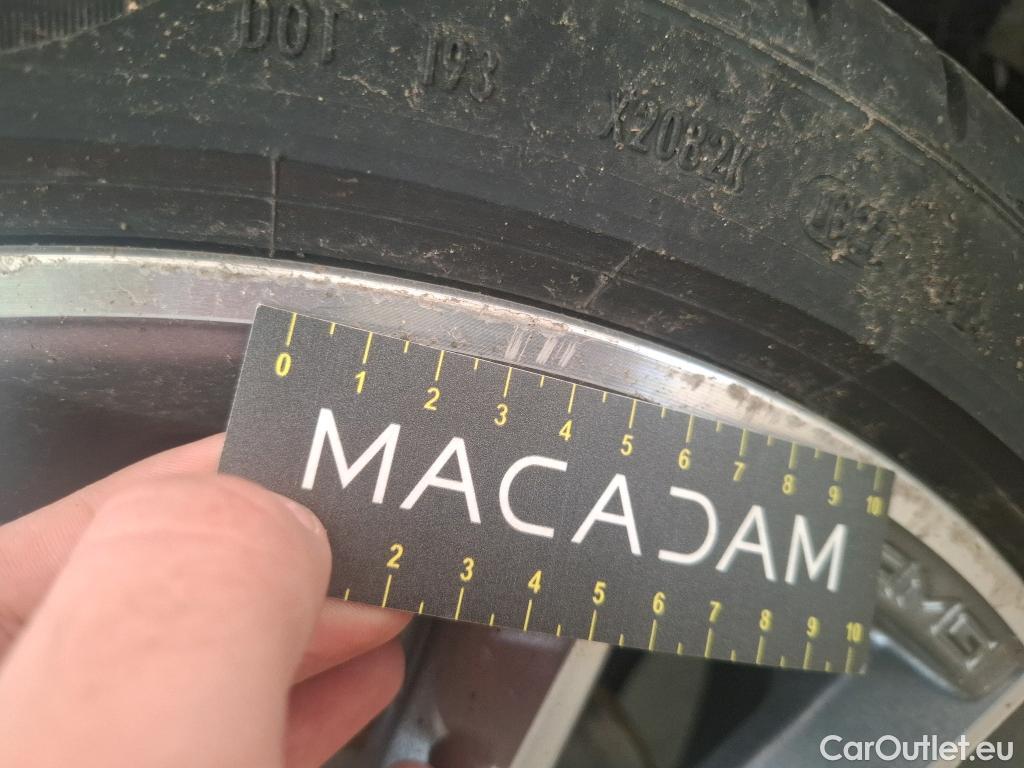  Mercedes  A-Klasse MERCEDES-BENZ Classe A Berline / 2018 / 4P / Berline A 250 e AMG Line 8G-DCT #31