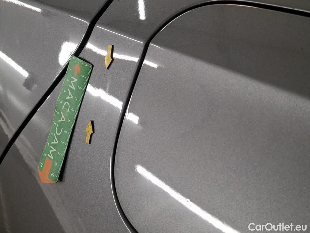  Mercedes  A-Klasse MERCEDES-BENZ Classe A Compact / 2018 / 5P / Berline A 180 AMG Line #5