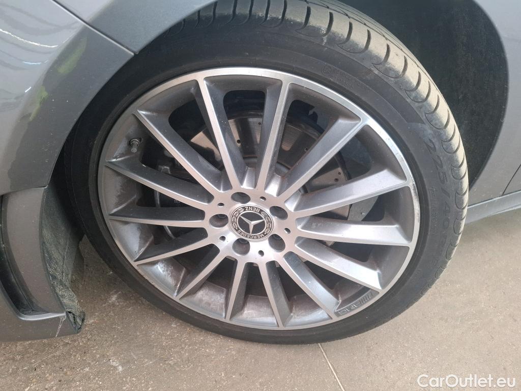  Mercedes  A-Klasse MERCEDES-BENZ Classe A Berline / 2018 / 4P / Berline A 250 e AMG Line 8G-DCT #11