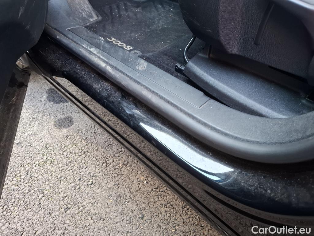  Peugeot  3008  Allure Pack 1.5 HDi 130CV BVA8 E6d #46