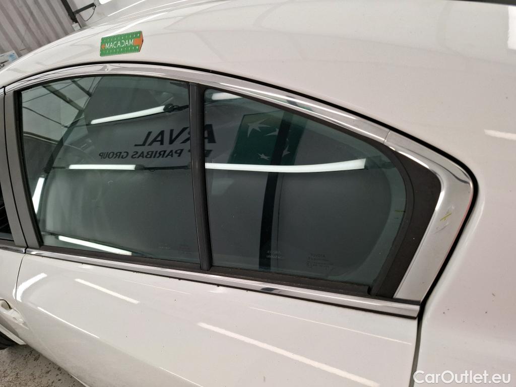  Toyota  Avensis TOYOTA  4p Berline 112 D-4D Active Pro #25