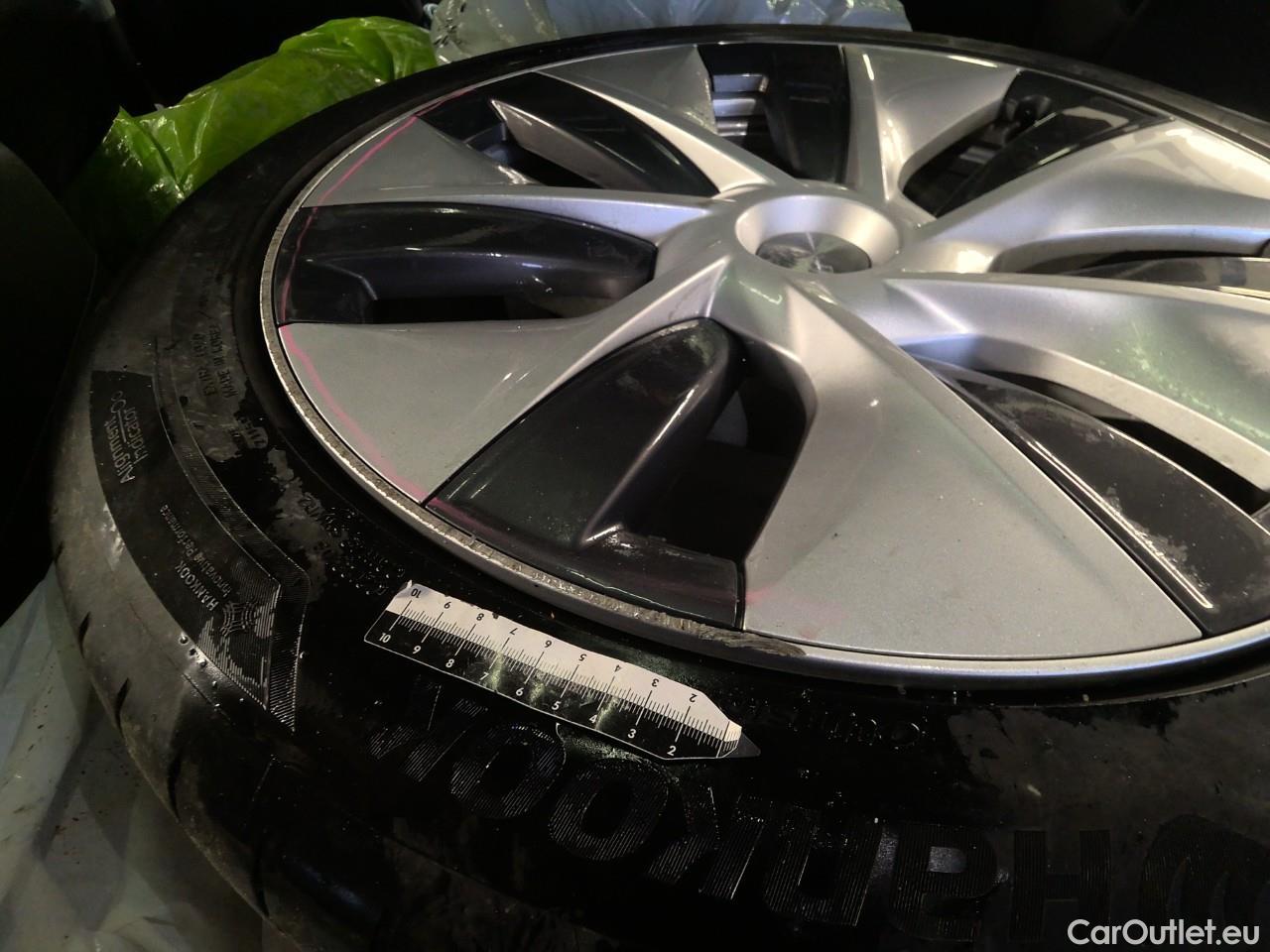  Tesla  Model Y  75kWh Long-Range AWD #5