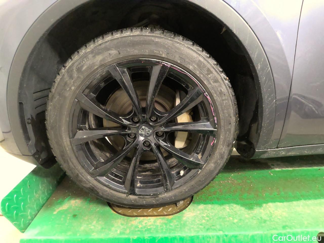  Tesla  Model Y  75kWh Long-Range AWD #26