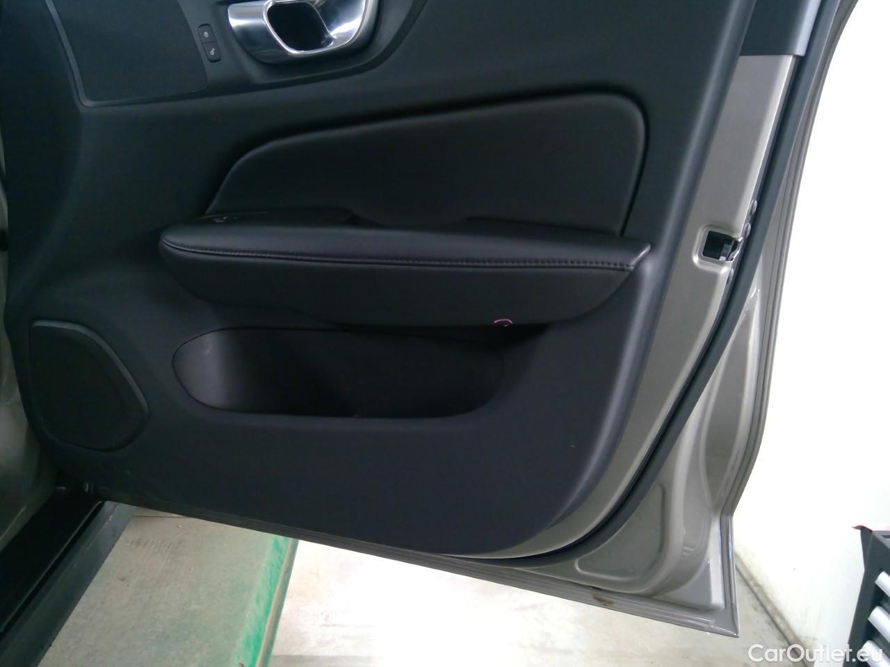  Volvo  V60  CC B4D Ad.Na.P.Ed. AWD Aut #24