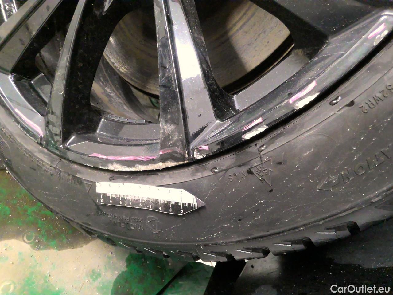  Tesla  Model Y  75kWh Long-Range AWD #9