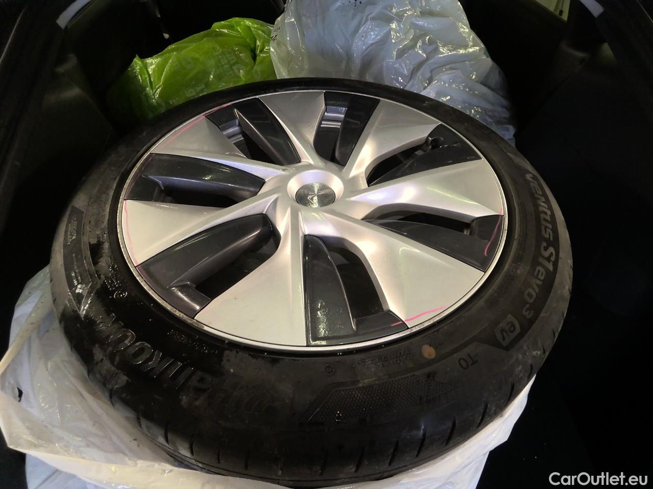  Tesla  Model Y  75kWh Long-Range AWD #6