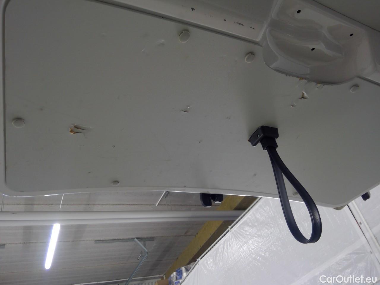  Volkswagen  Caddy  TDI 75 Maxi Aut. #1