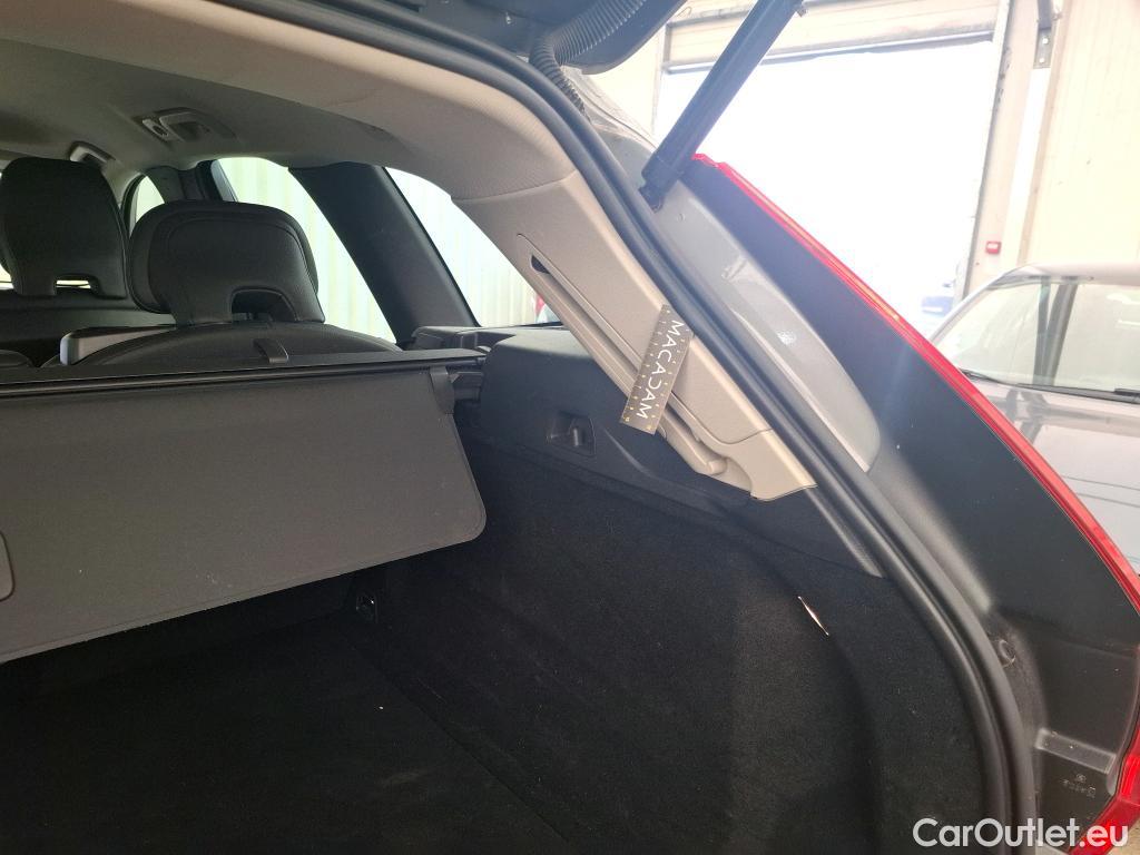  Volvo  XC60  Plus Style Dark 2WD 2.0 B4 195CV BVA8 E6d #16