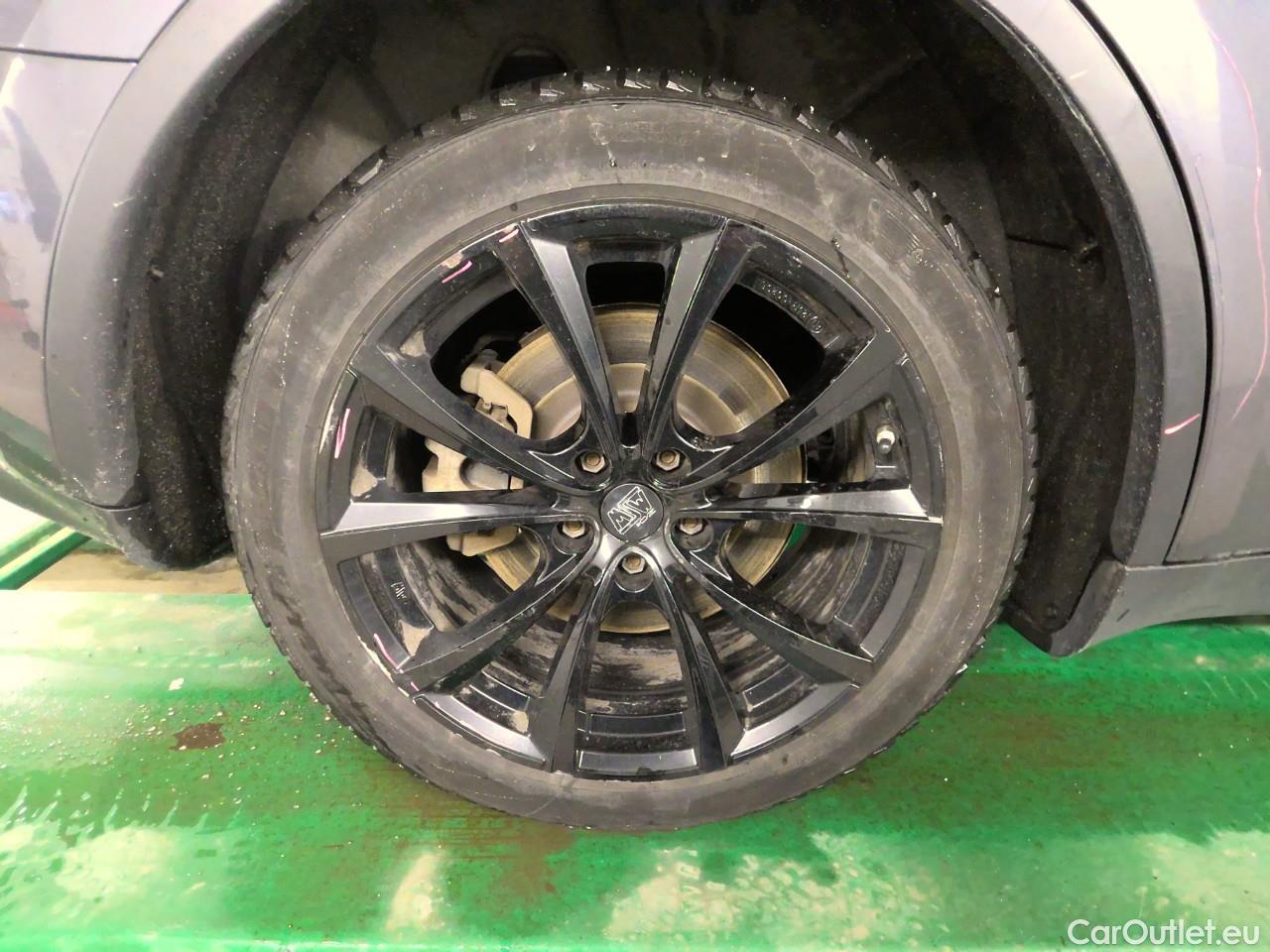  Tesla  Model Y  75kWh Long-Range AWD #19