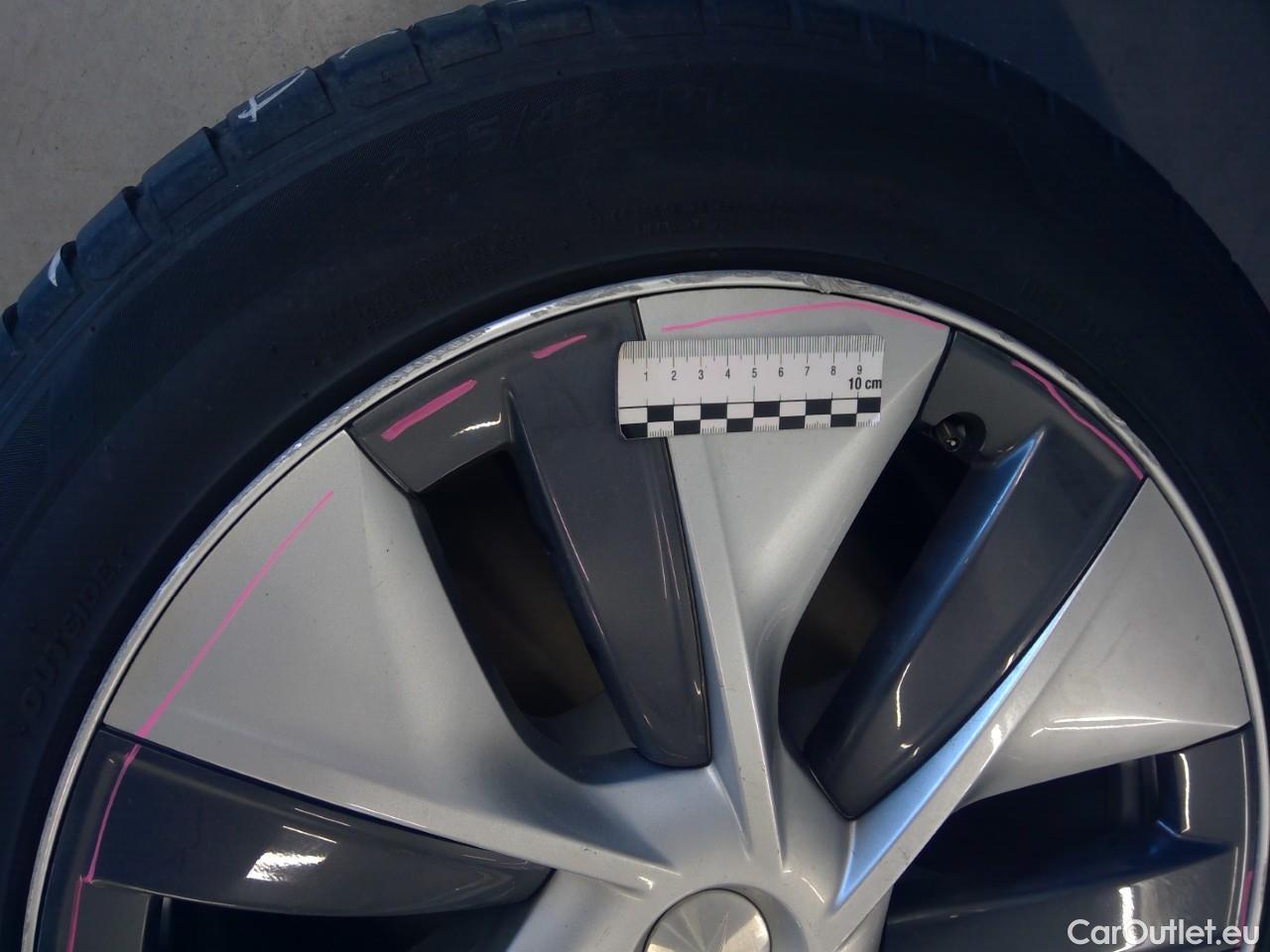  Tesla  Model Y  75kWh Long-Range AWD #1