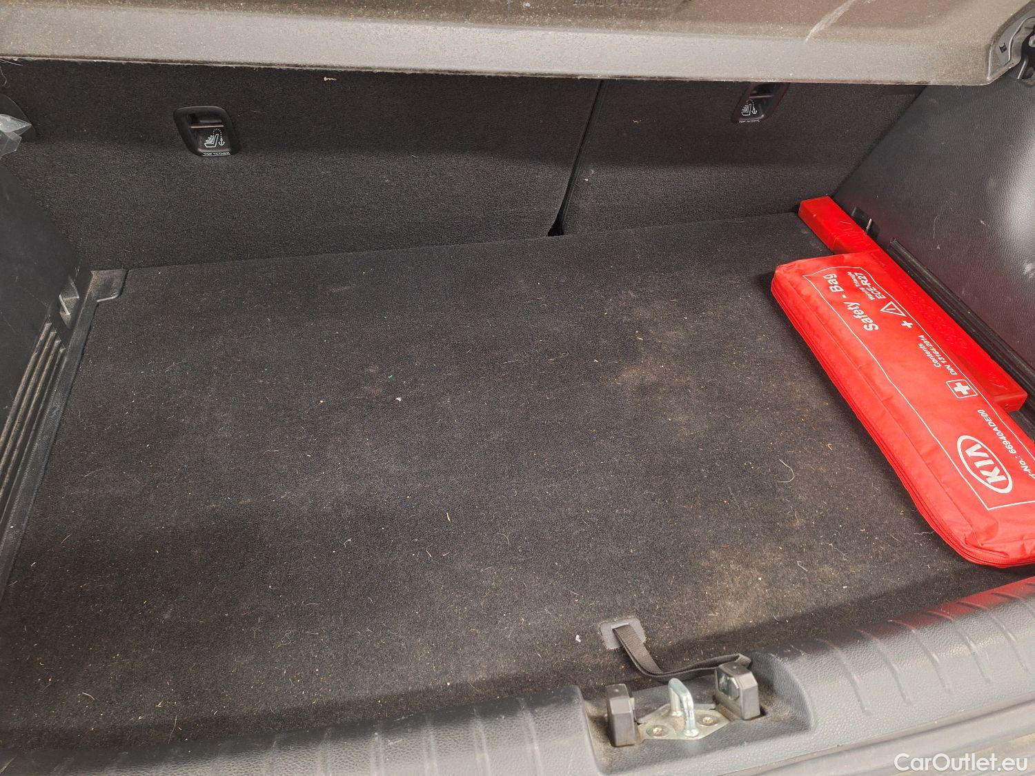  KIA  STONIC Kia,  '17, KIA  1.6 CRDi Fusion ISG 5d #41