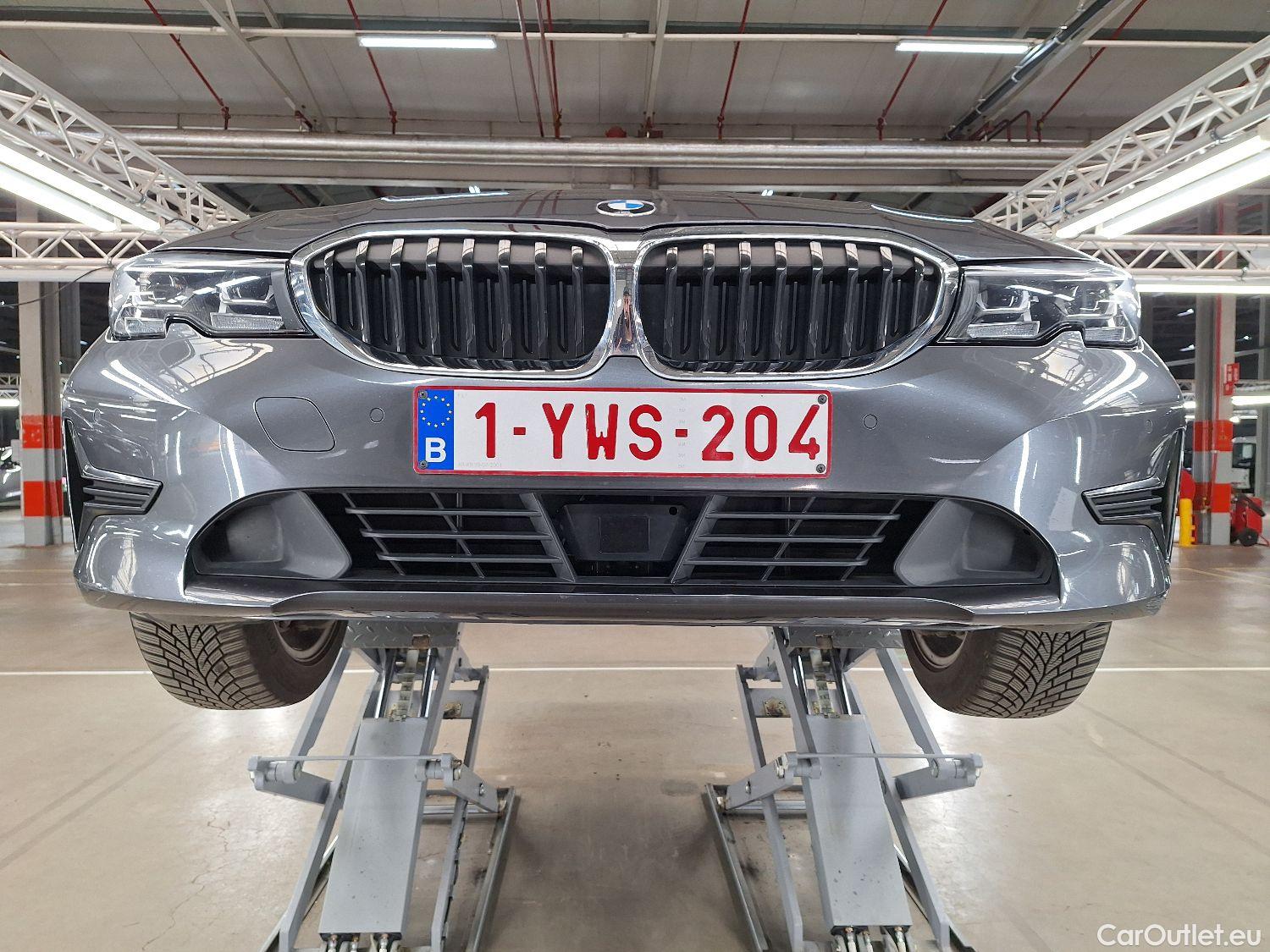  Bmw  Serie 3 BMW, 3-serie Touring '18, BMW 3 Reeks Touring 318dA (100 kW) 5d #18