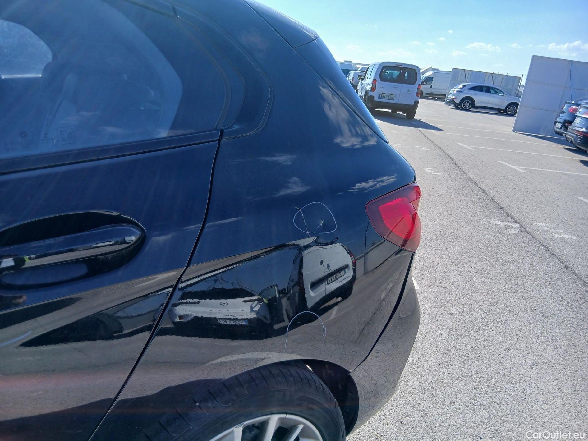  Bmw  Serie 1 BMW  / 2019 / 5P / berlina con portón 118i #23