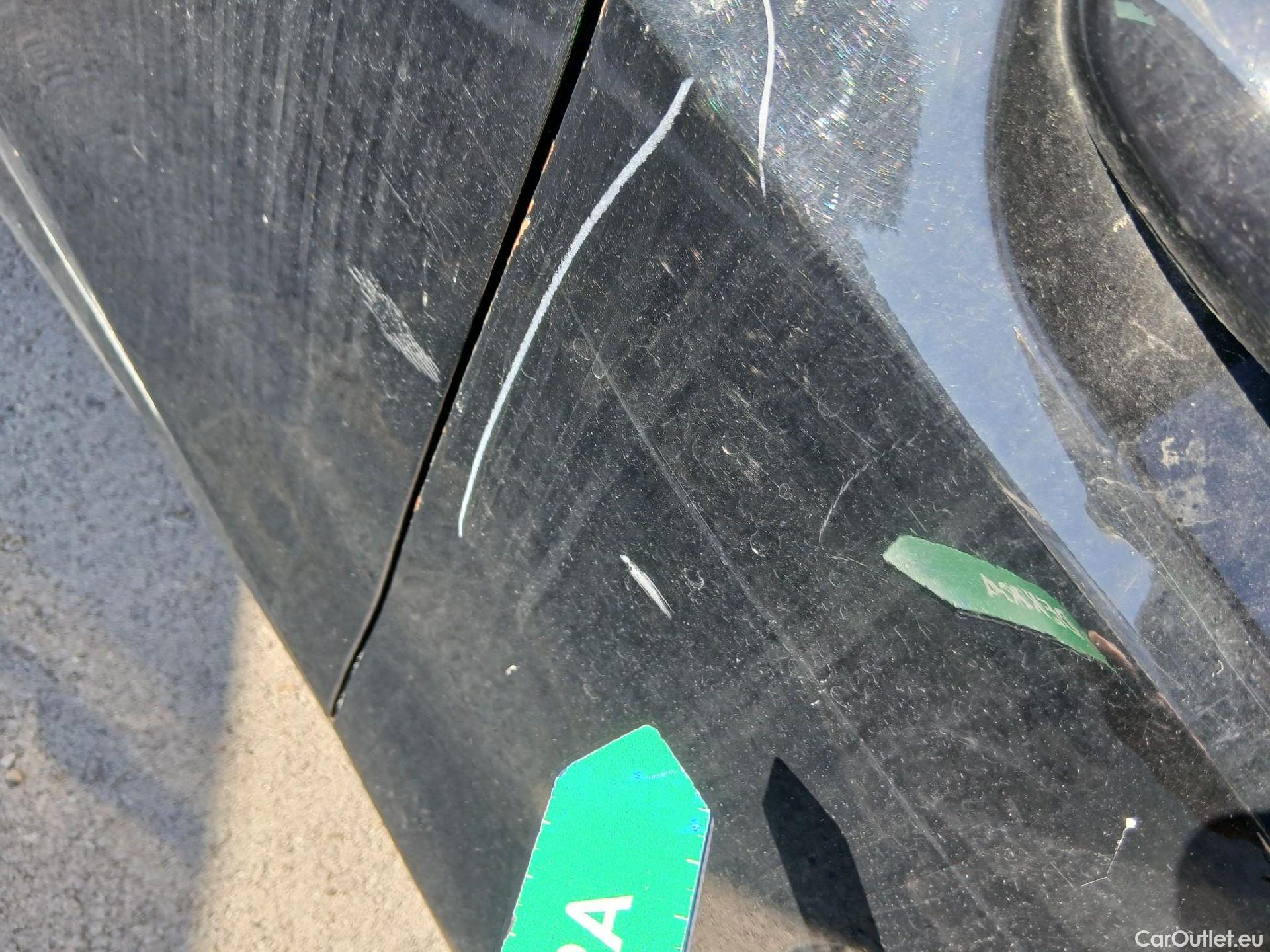  Bmw  Serie 1 BMW  / 2019 / 5P / berlina con portón 118i #56