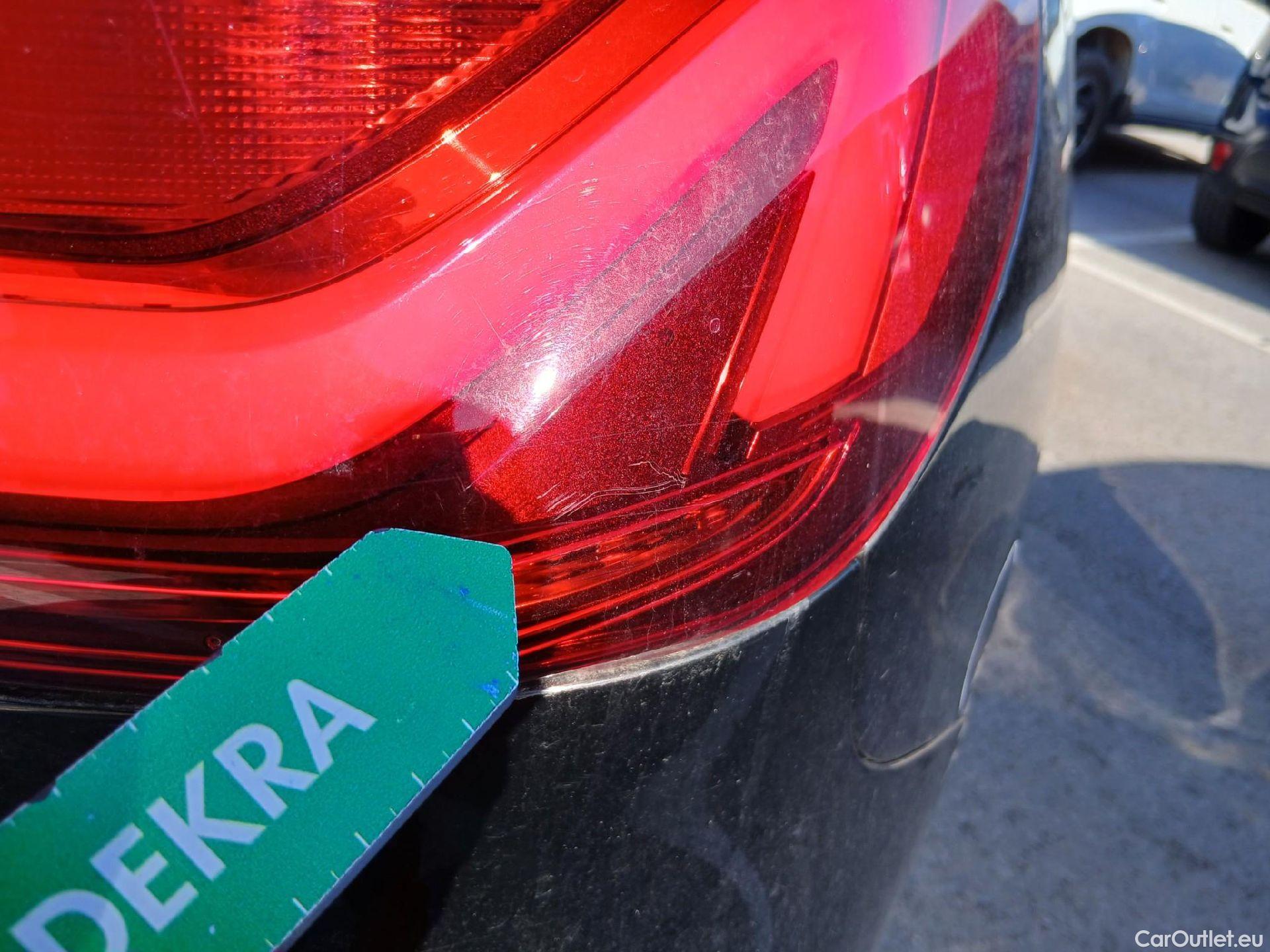  Bmw  Serie 1 BMW  / 2019 / 5P / berlina con portón 118i #43