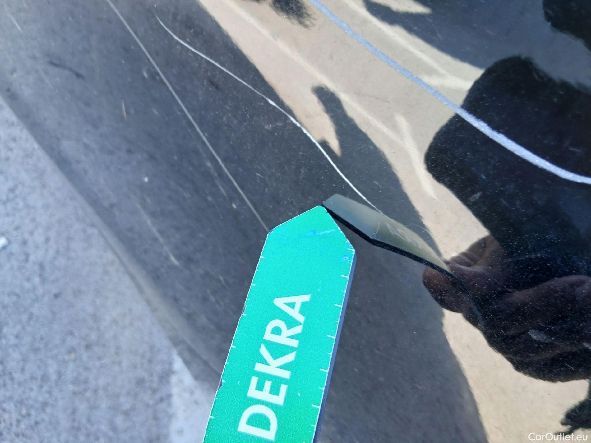  Bmw  Serie 1 BMW  / 2019 / 5P / berlina con portón 118i #22