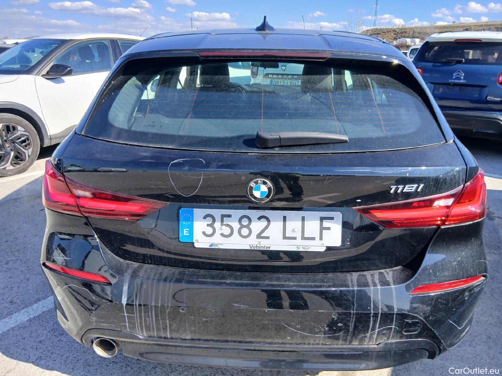  Bmw  Serie 1 BMW  / 2019 / 5P / berlina con portón 118i #36