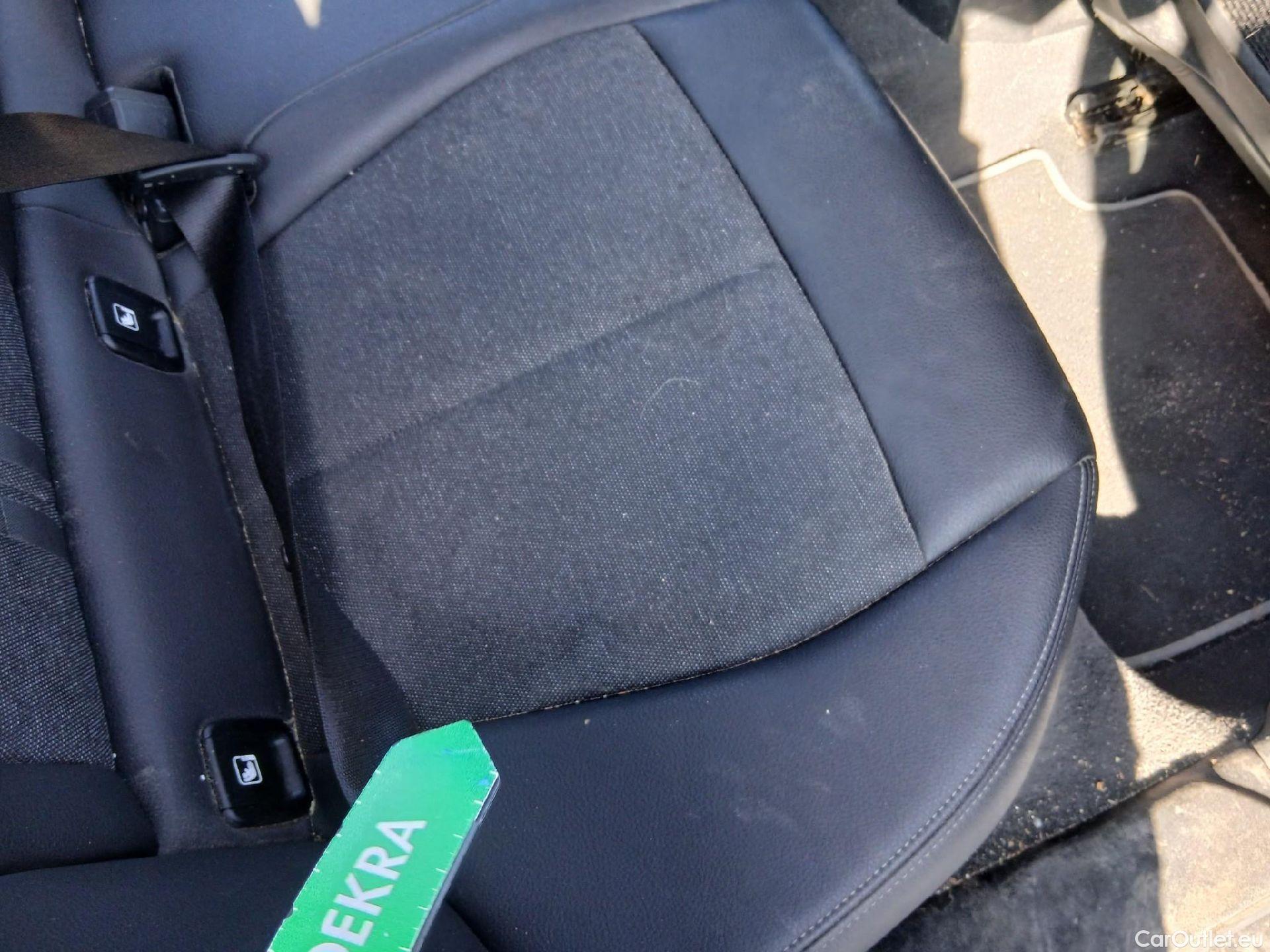  Bmw  Serie 1 BMW  / 2019 / 5P / berlina con portón 118i #27