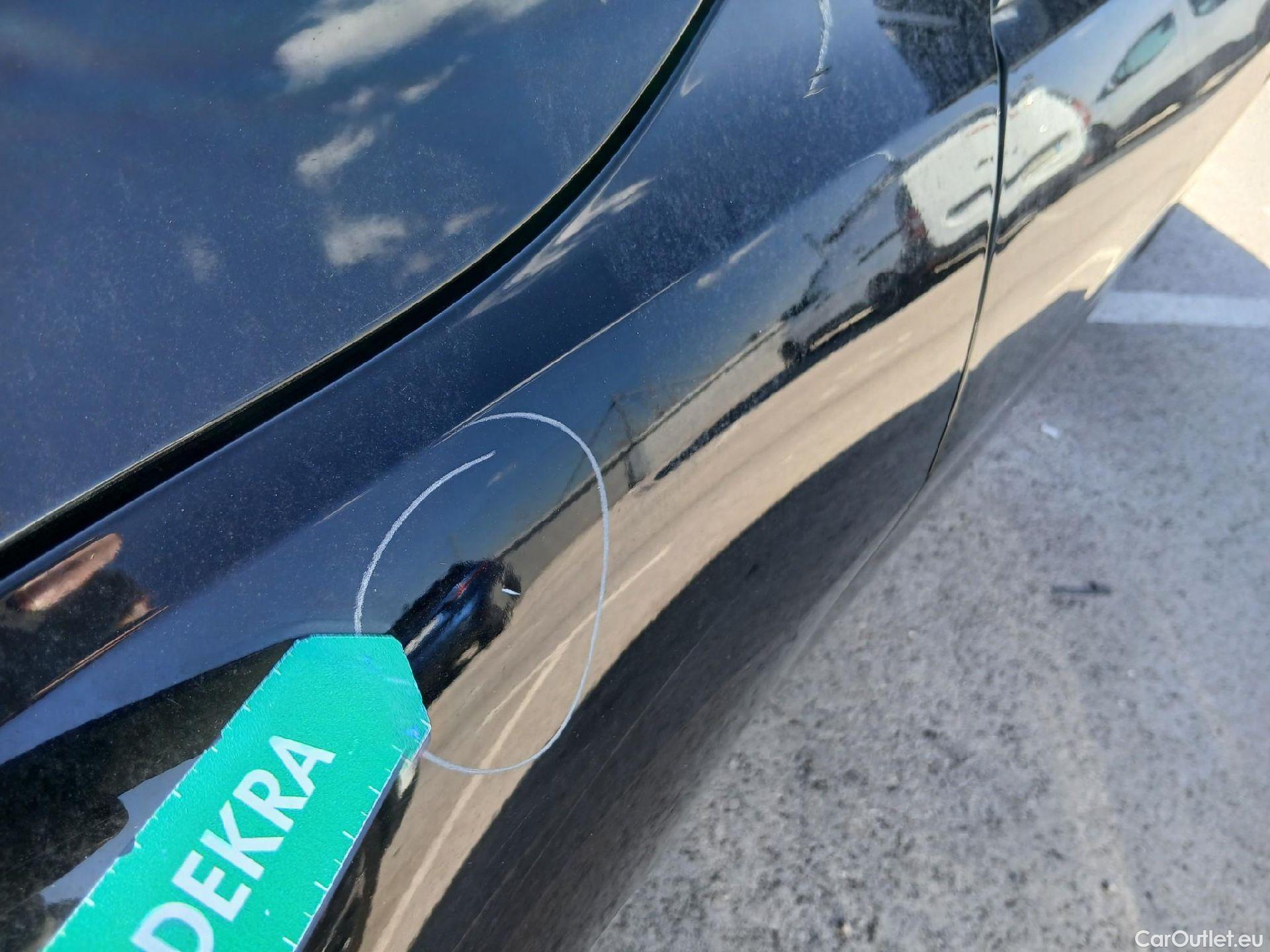  Bmw  Serie 1 BMW  / 2019 / 5P / berlina con portón 118i #13