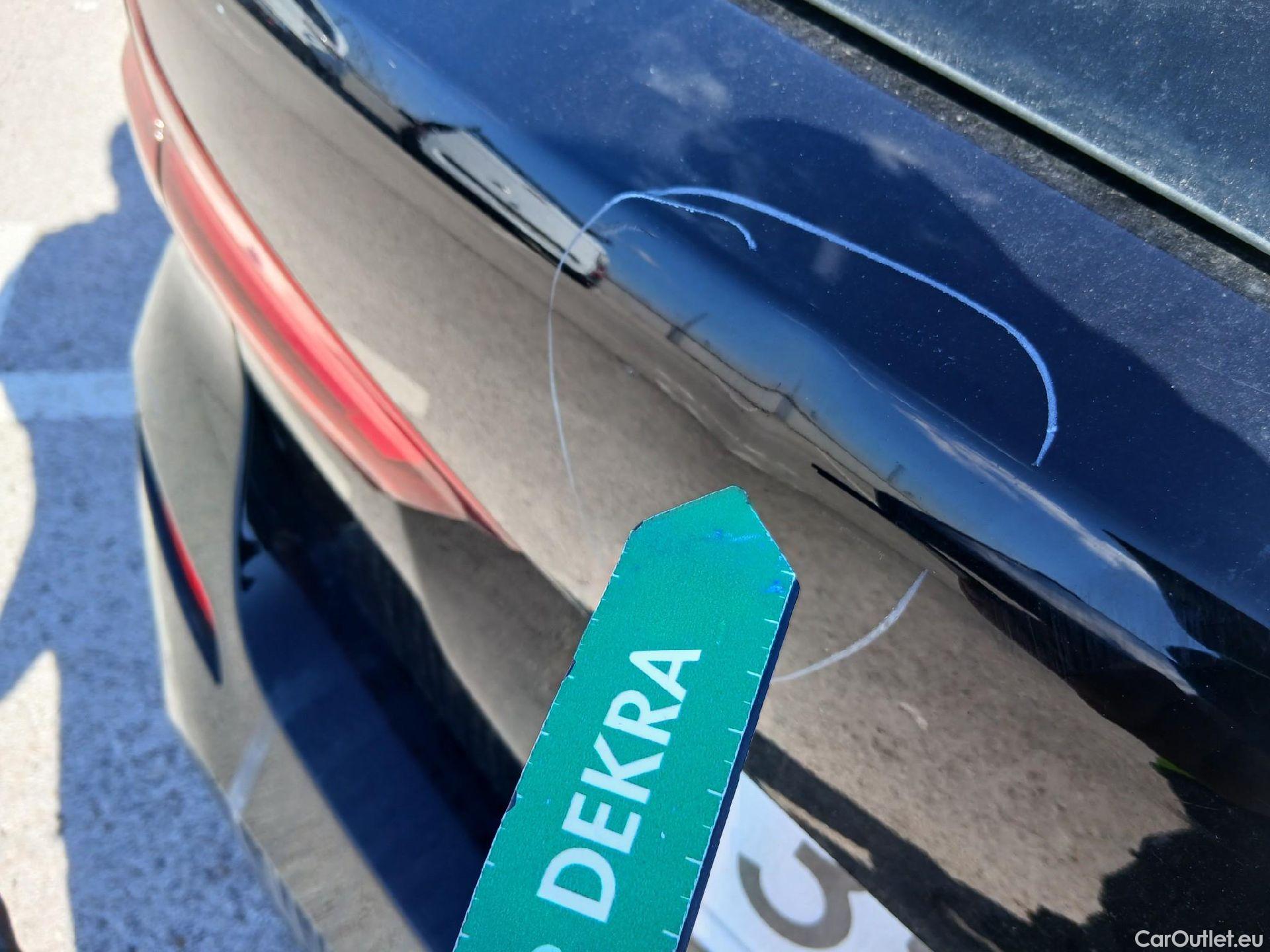  Bmw  Serie 1 BMW  / 2019 / 5P / berlina con portón 118i #37