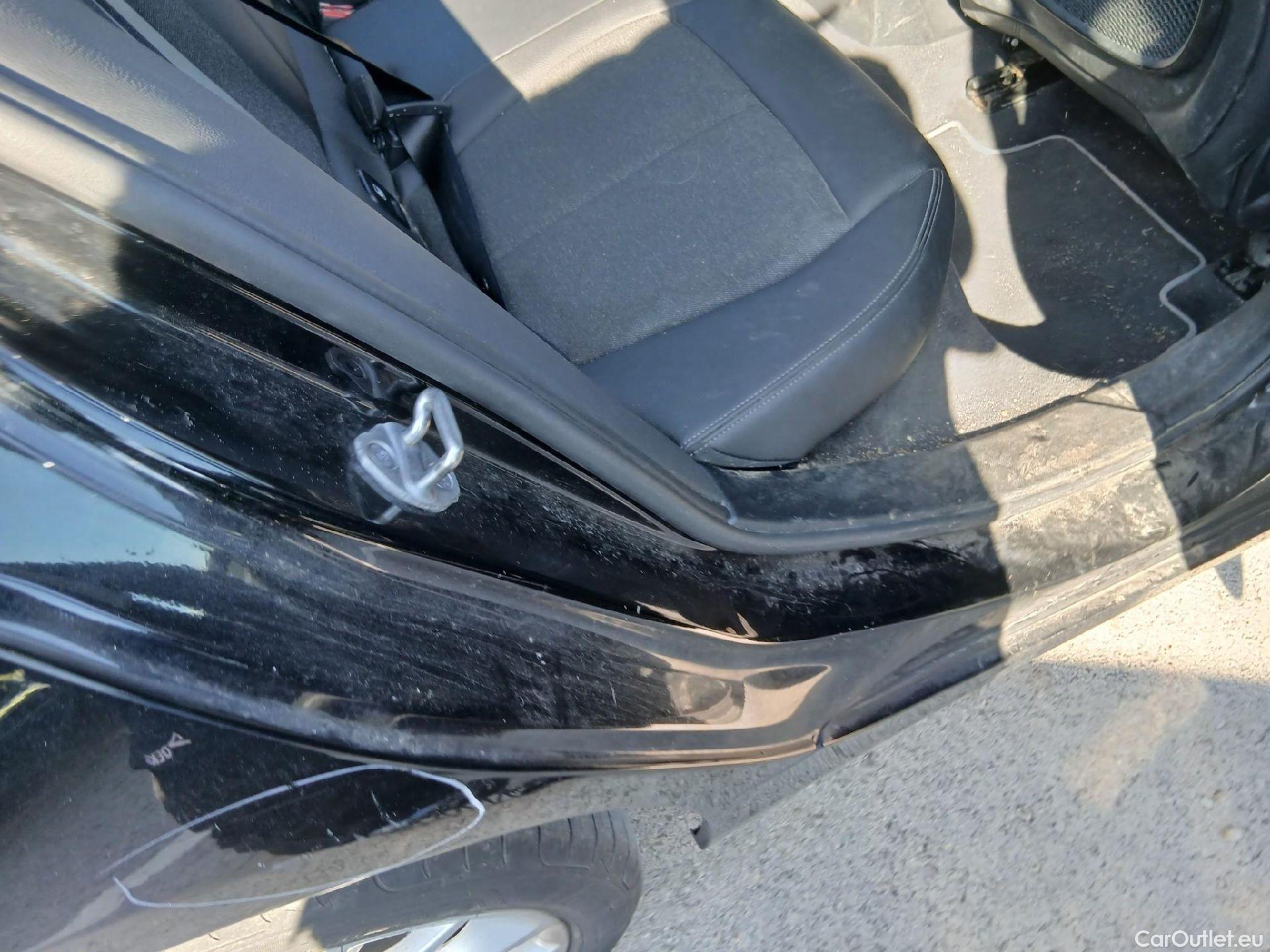  Bmw  Serie 1 BMW  / 2019 / 5P / berlina con portón 118i #55