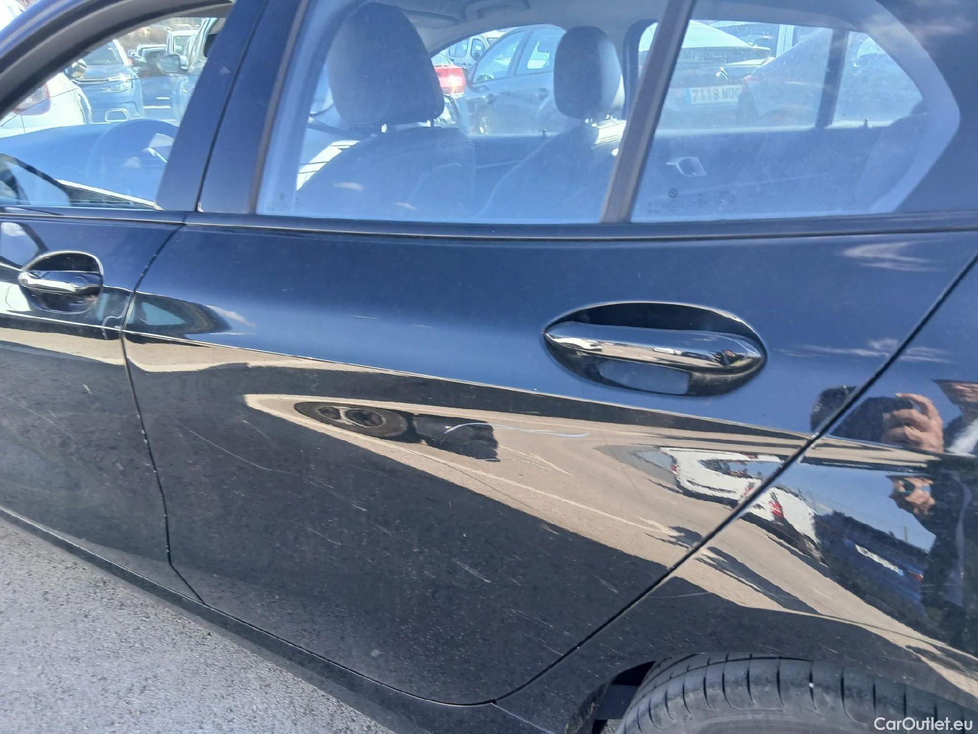  Bmw  Serie 1 BMW  / 2019 / 5P / berlina con portón 118i #21