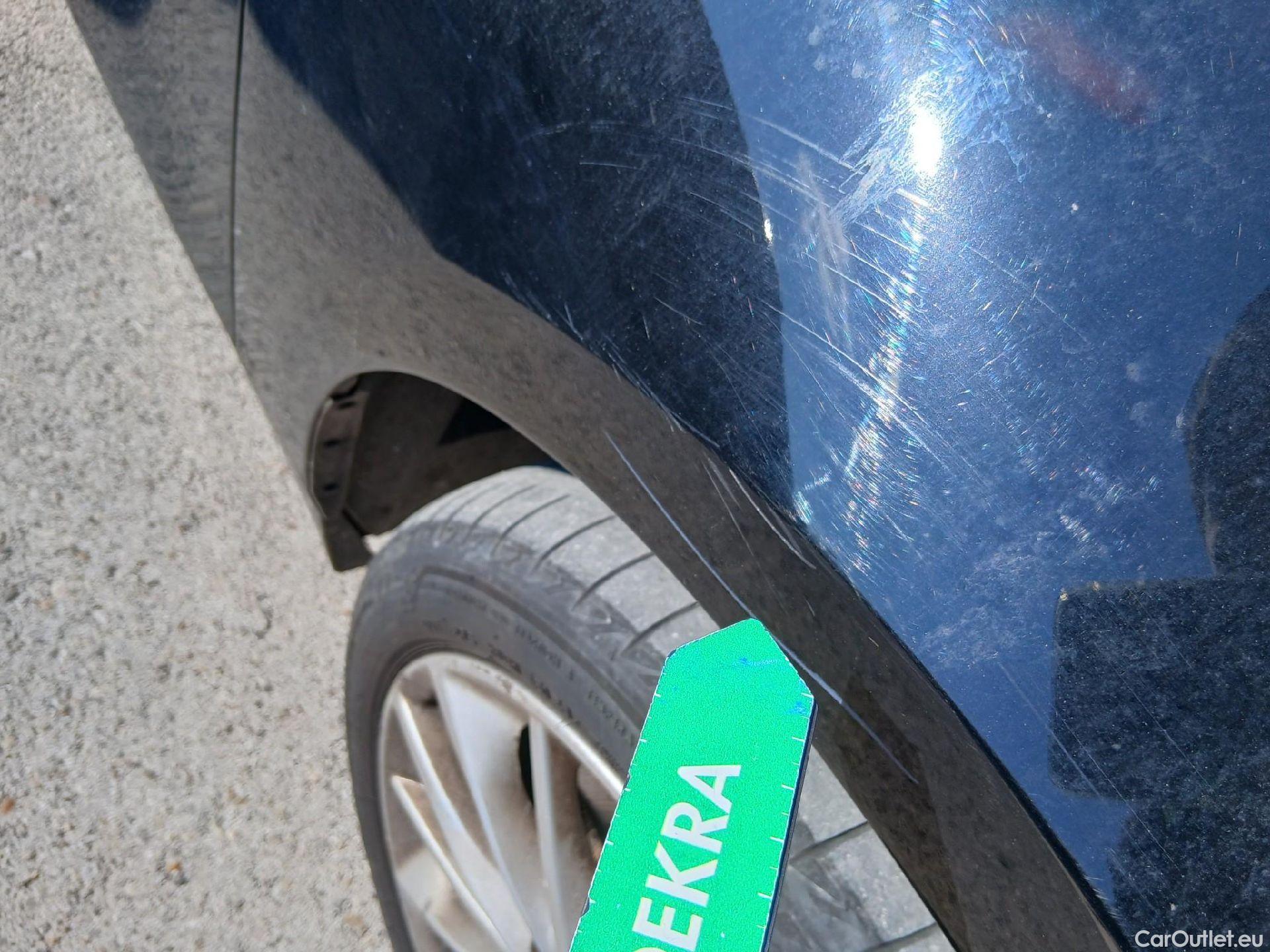  Bmw  Serie 1 BMW  / 2019 / 5P / berlina con portón 118i #58