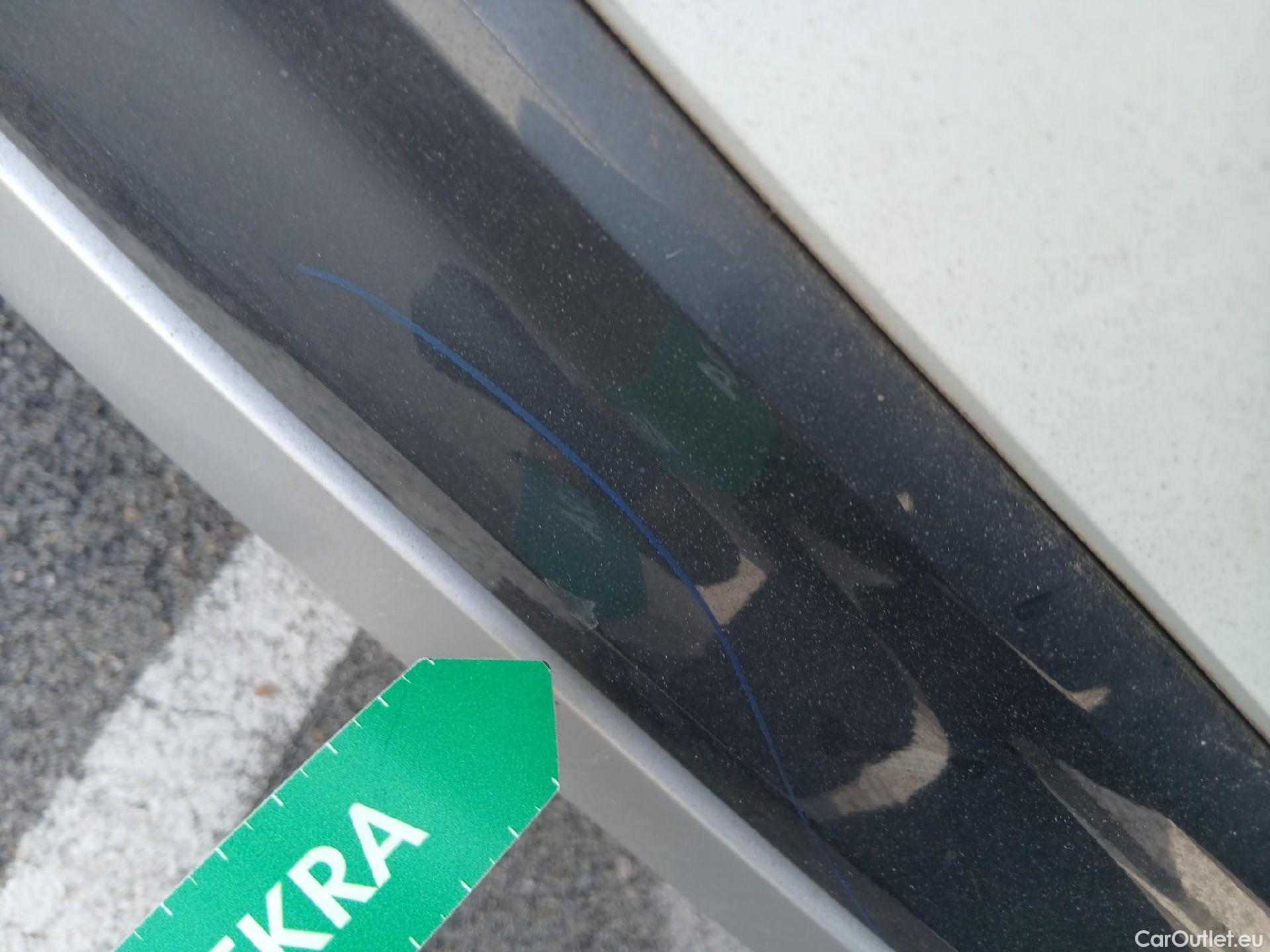  Audi  Q2 AUDI  / 2016 / 5P / todoterreno Design 30 TFSI 85kW (116CV) (AC) #13