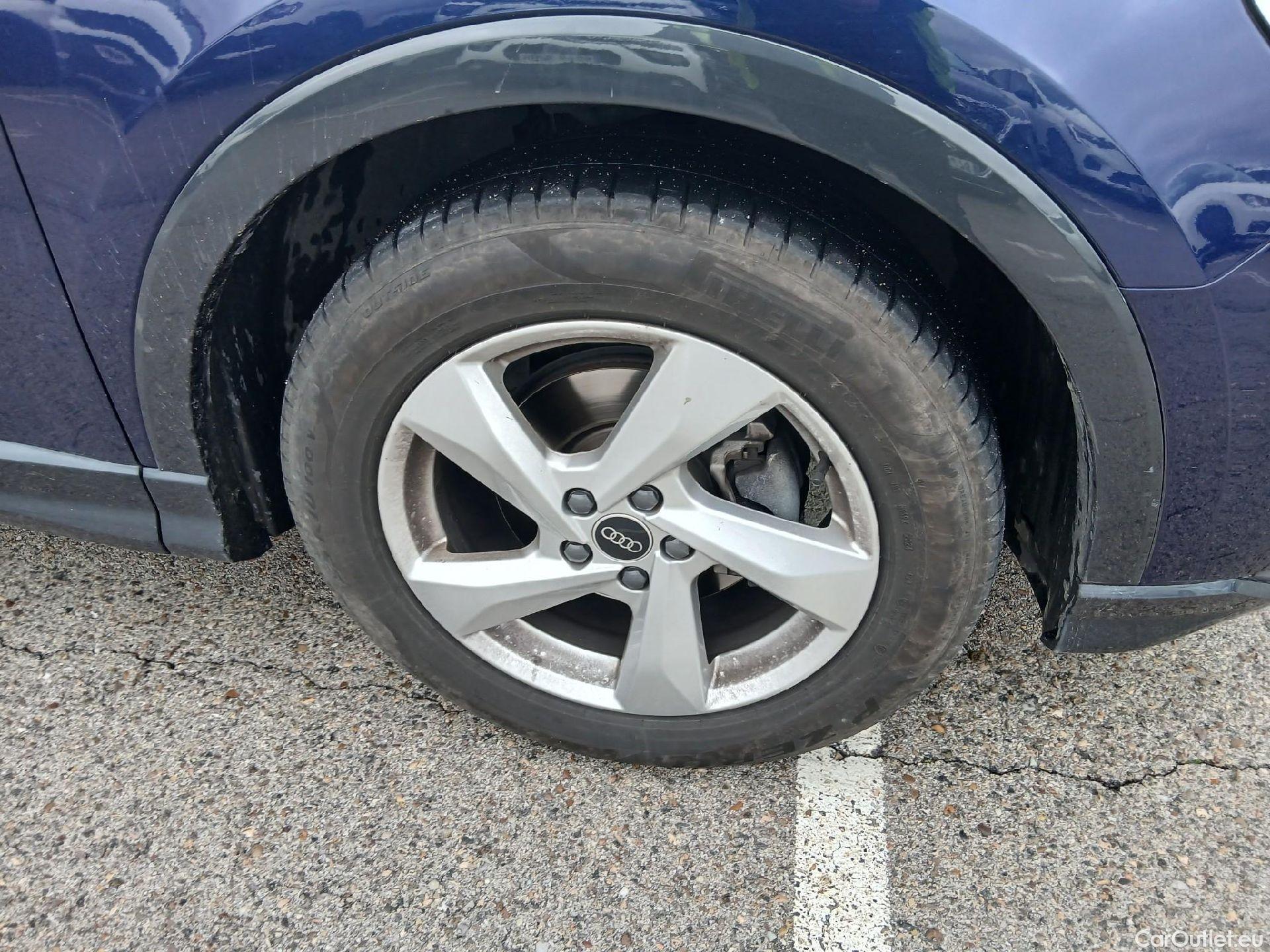  Audi  Q3 AUDI  / 2018 / 5P / todoterreno Advanced 35 TDI 110kW (150CV) #39