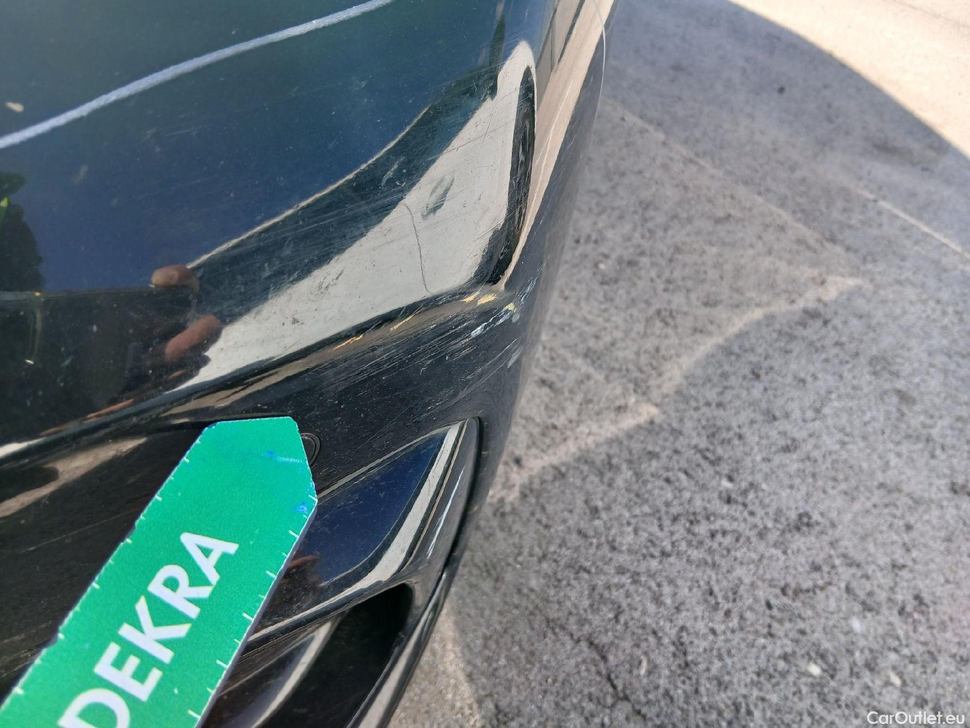  Bmw  Serie 1 BMW  / 2019 / 5P / berlina con portón 118i #8