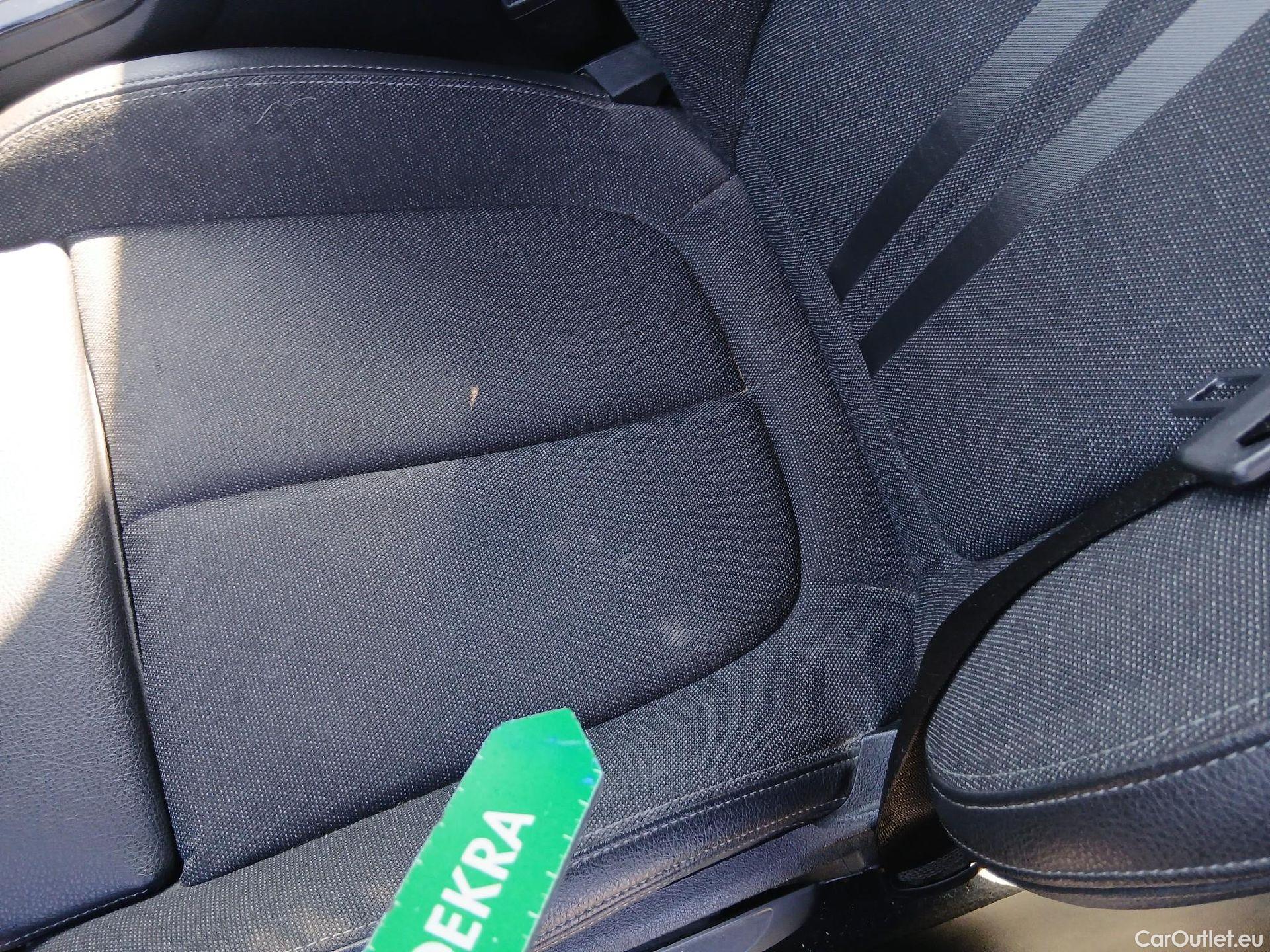  Bmw  Serie 1 BMW  / 2019 / 5P / berlina con portón 118i #26