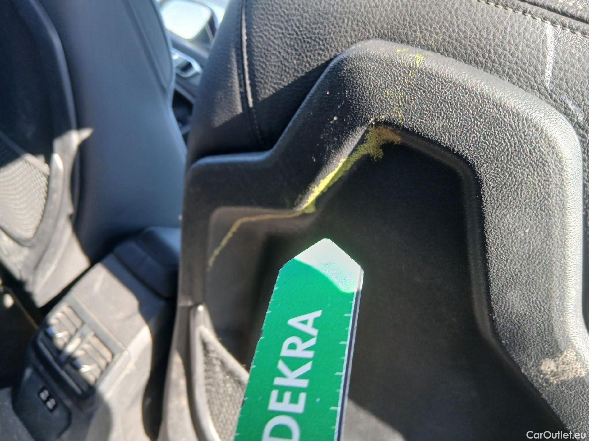  Bmw  Serie 1 BMW  / 2019 / 5P / berlina con portón 118i #28