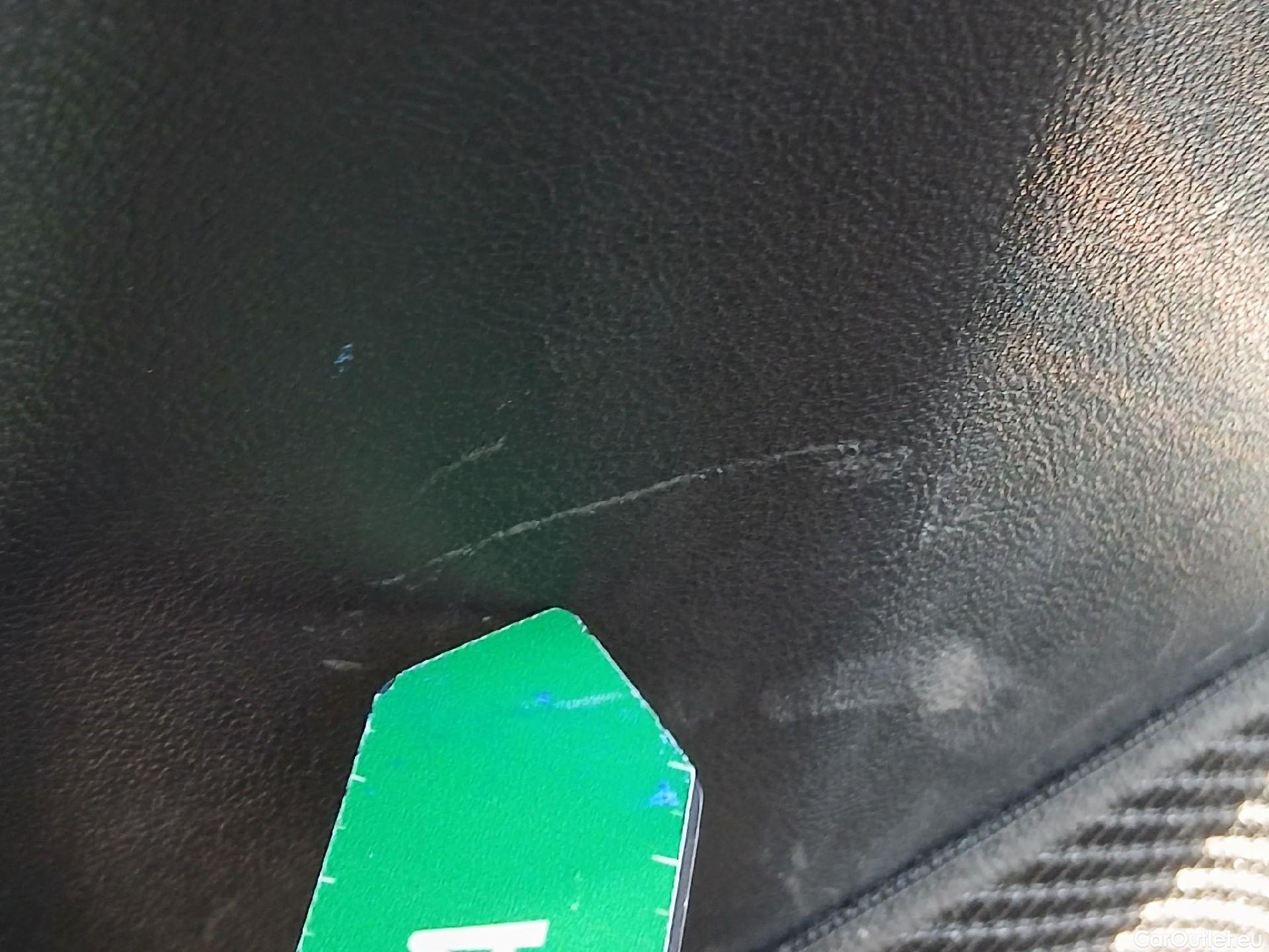  Bmw  Serie 1 BMW  / 2019 / 5P / berlina con portón 118i #33