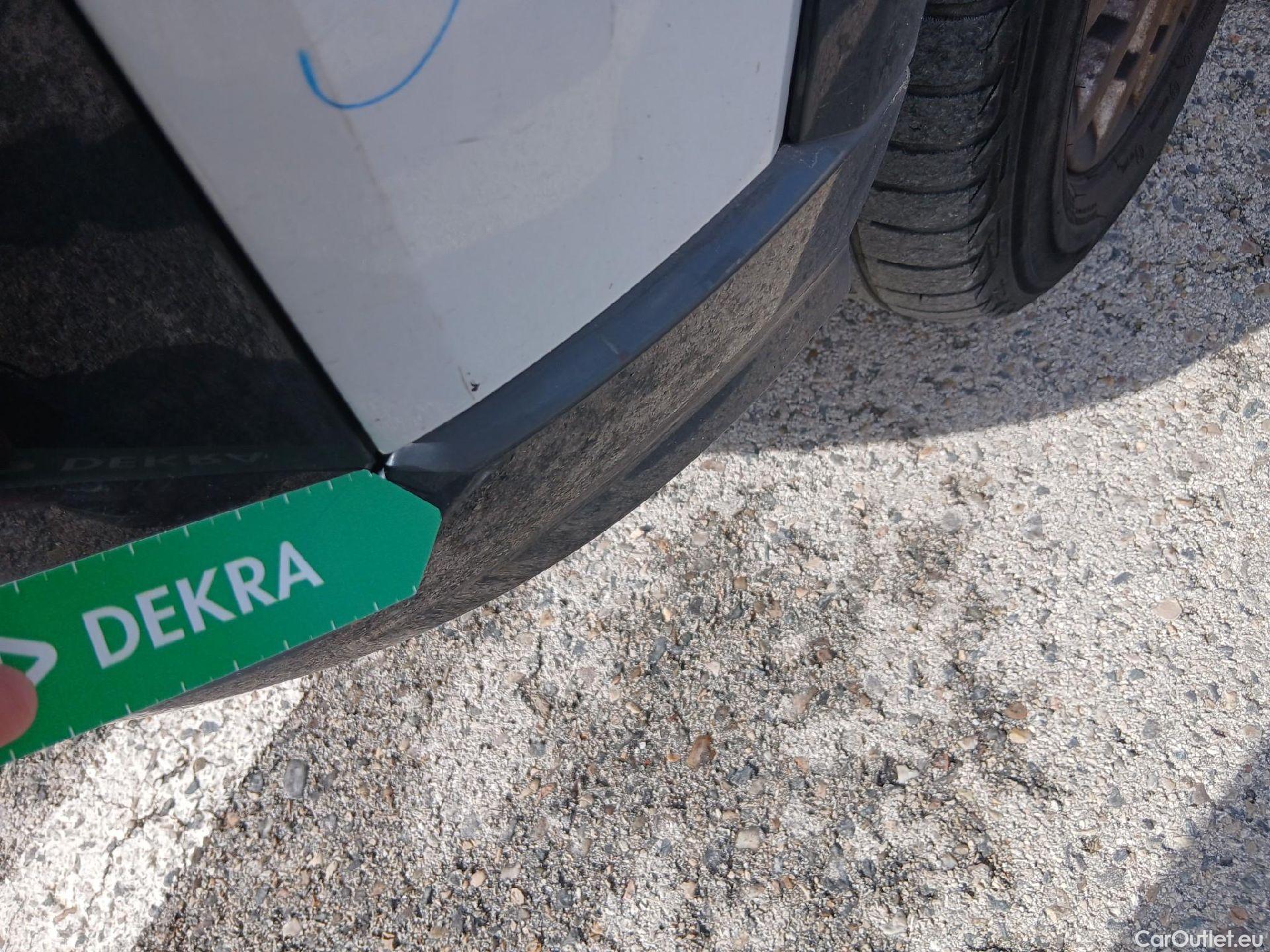  Audi  Q2 AUDI  / 2016 / 5P / todoterreno Design 30 TFSI 85kW (116CV) (AC) #8