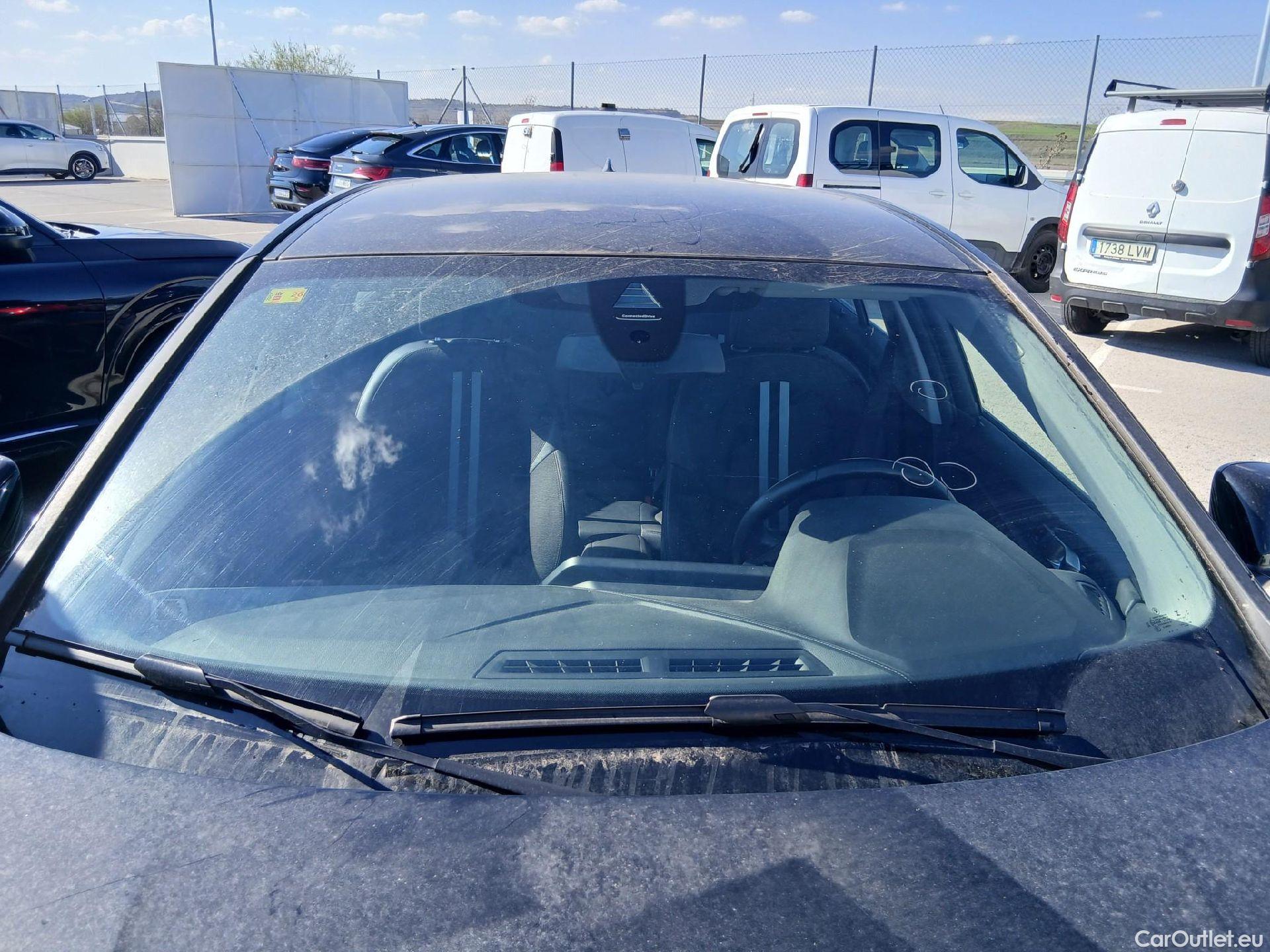  Bmw  Serie 1 BMW  / 2019 / 5P / berlina con portón 118i #3