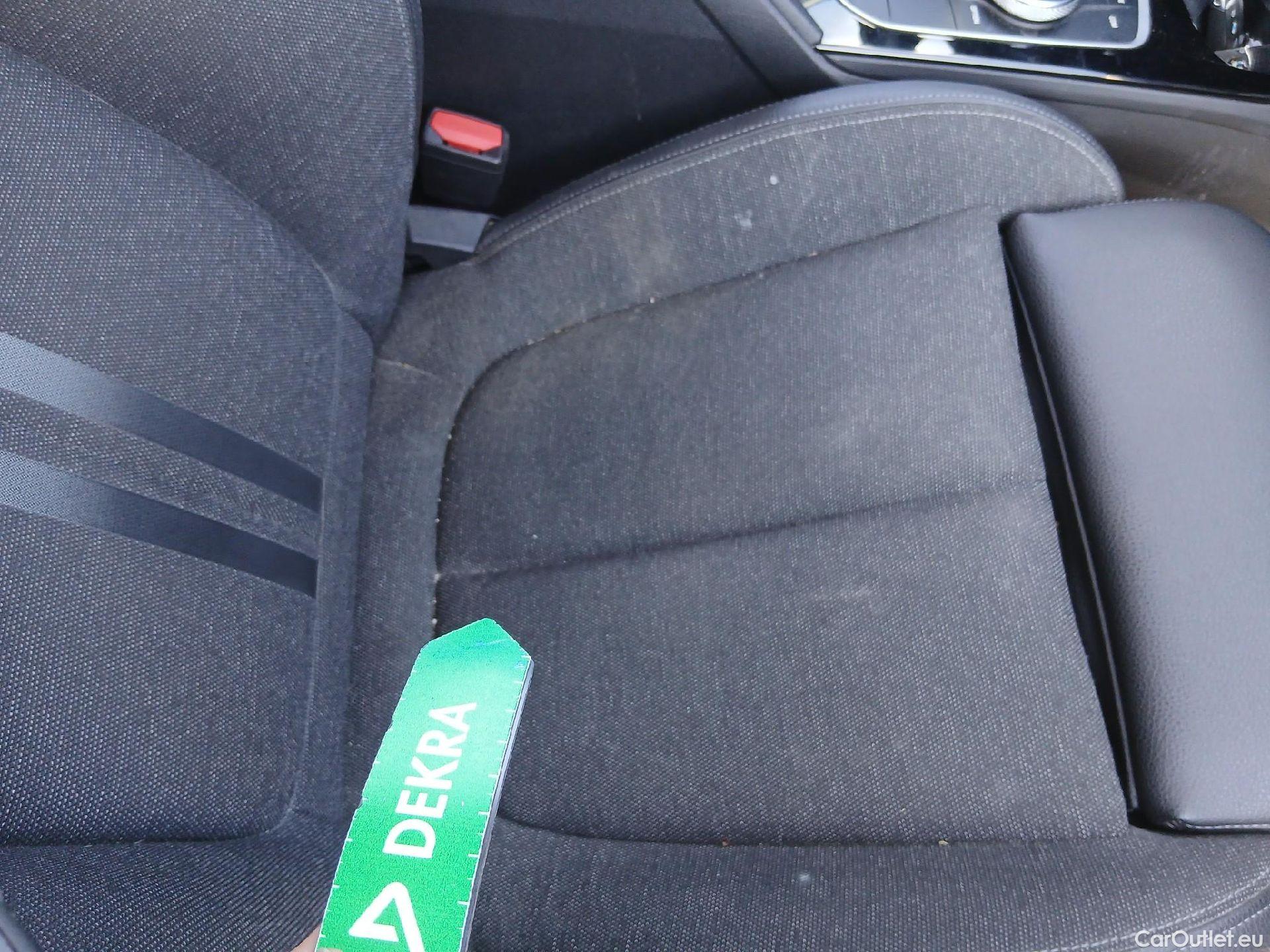  Bmw  Serie 1 BMW  / 2019 / 5P / berlina con portón 118i #25