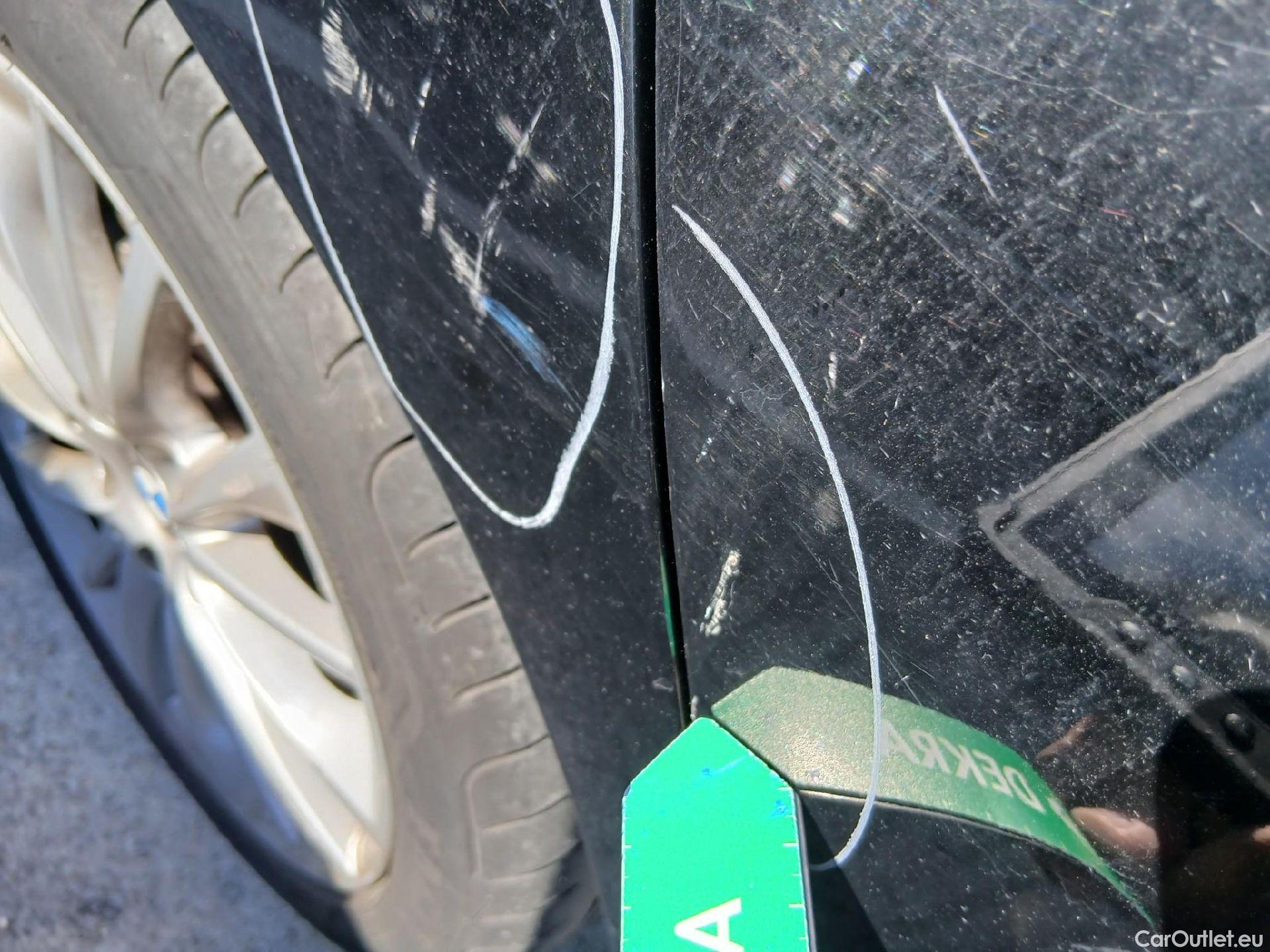  Bmw  Serie 1 BMW  / 2019 / 5P / berlina con portón 118i #53