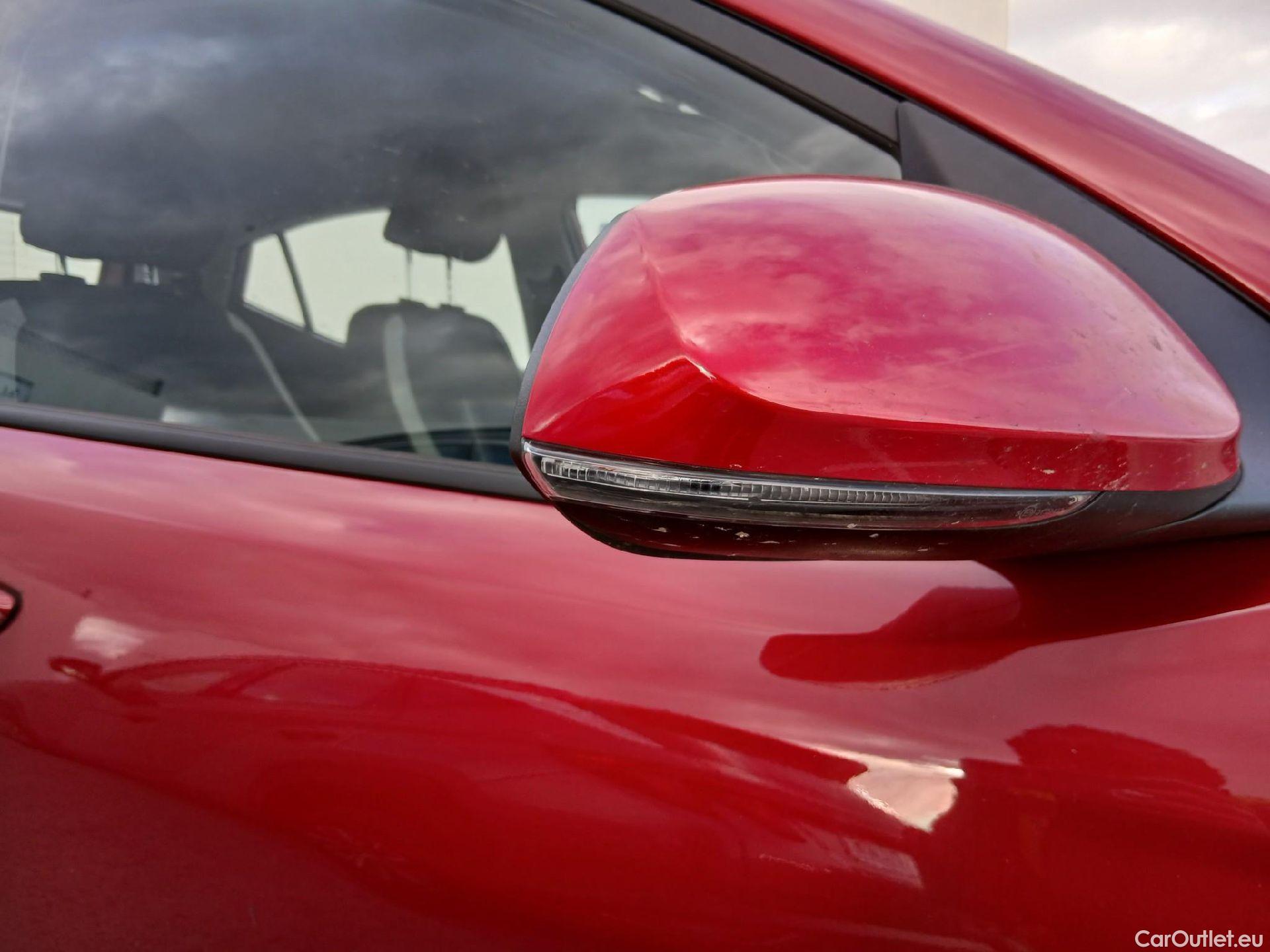  Hyundai  i10 HYUNDAI  / 2020 / 5P / berlina con portón 1.0 Klass #30