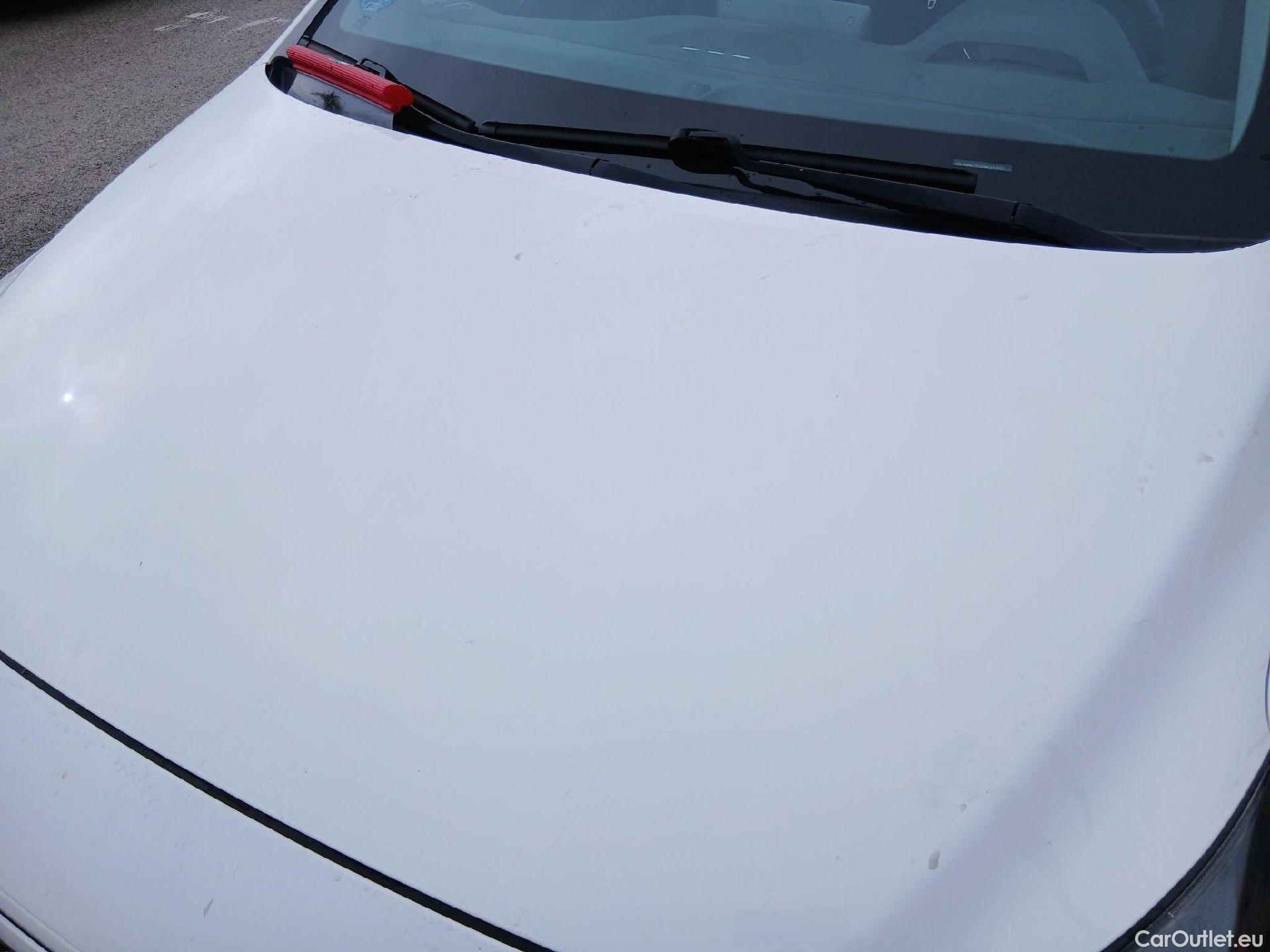  Hyundai   Ioniq HYUNDAI / 2019 / 5P / berlina con portón 1.6 GDI PHEV Tecno DCT #11